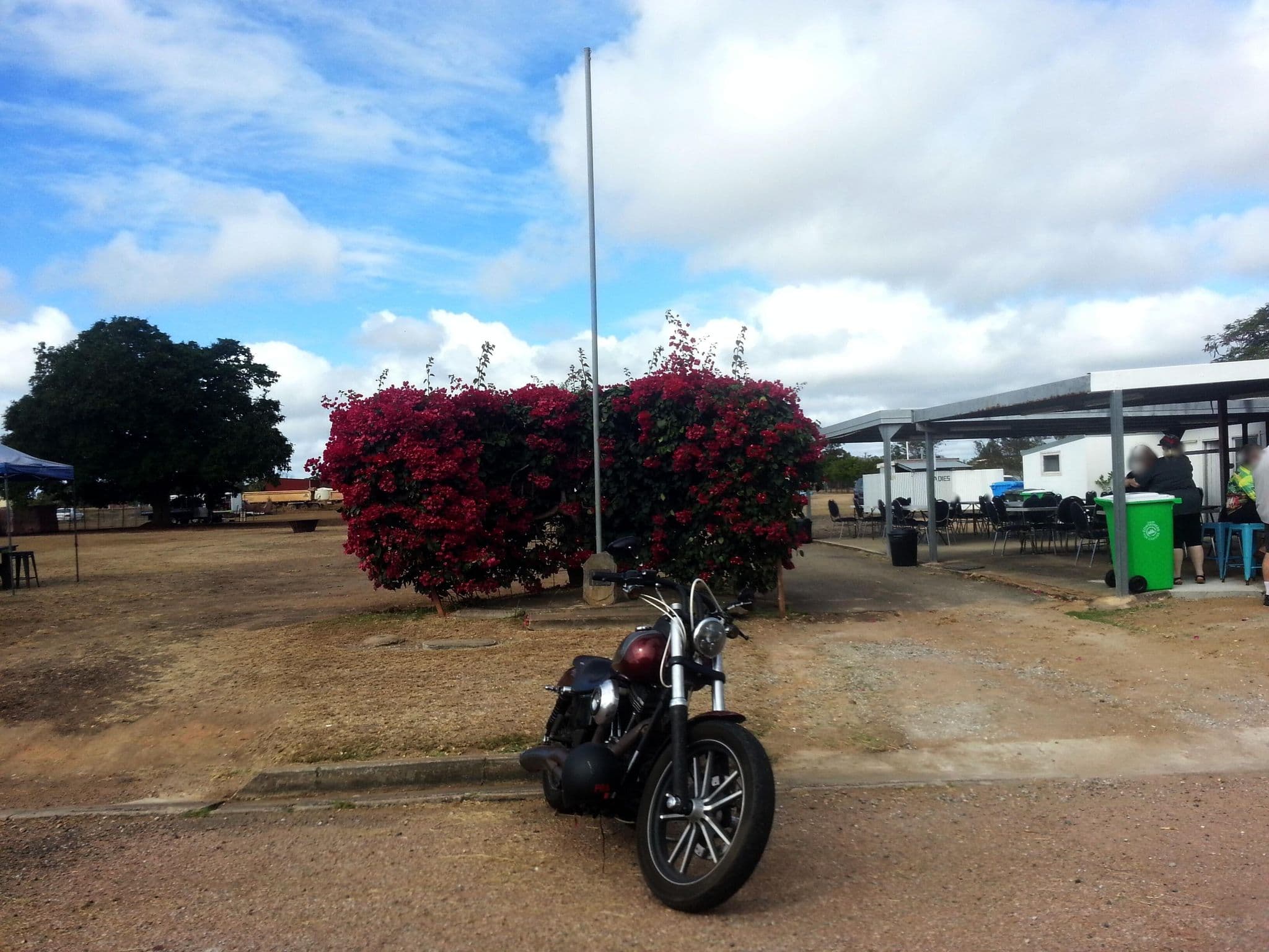Street view near Mingela Hotel, Queenton — © bob3bob3 (CC BY-SA · Mapillary)