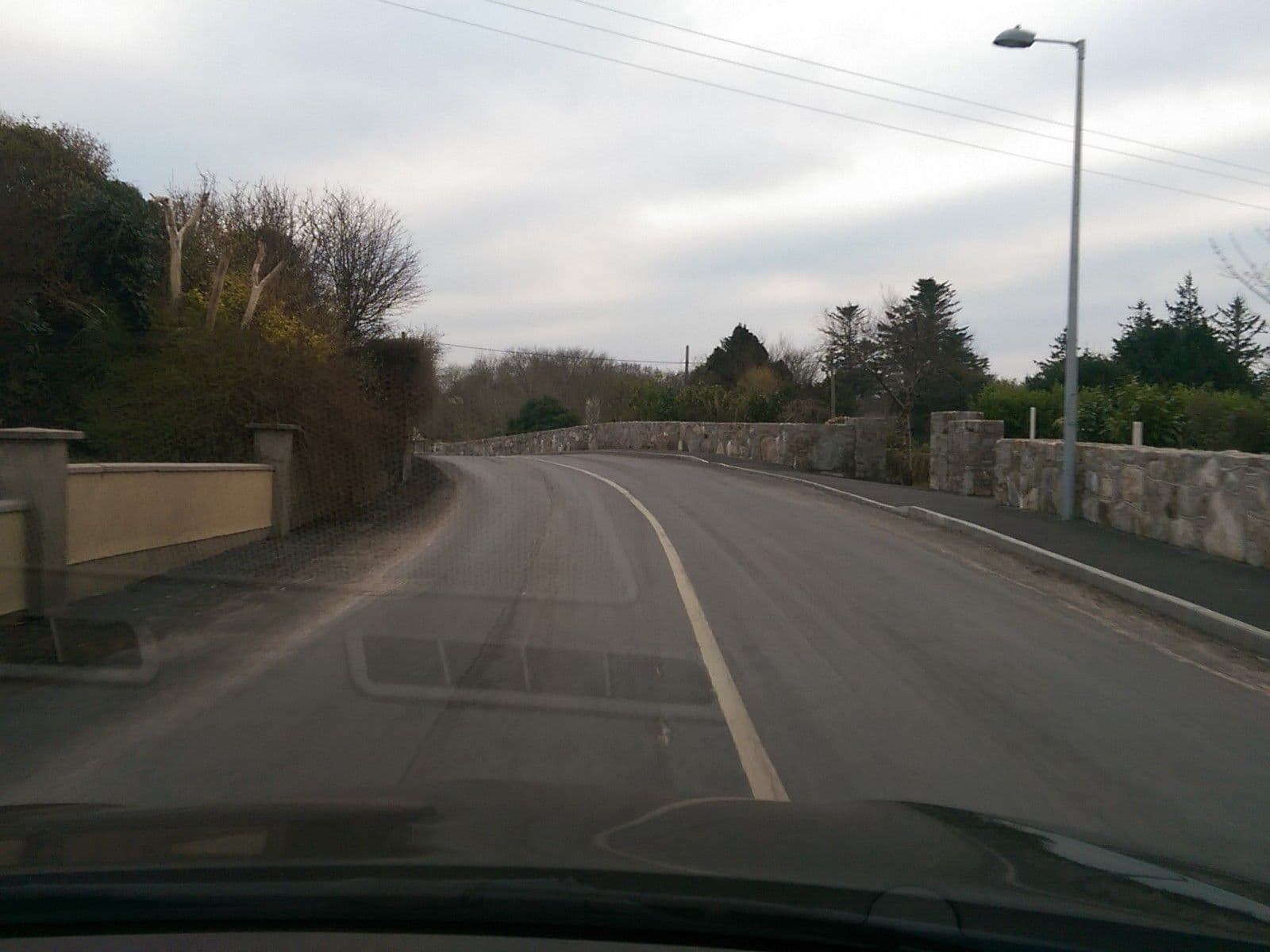 Street view near Ard Eoinin B&B, Bearna — © dacor (CC BY-SA · Mapillary)