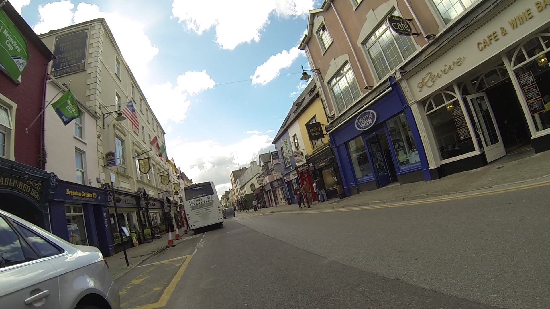 Street view near Neptune's Hostel, Killarney