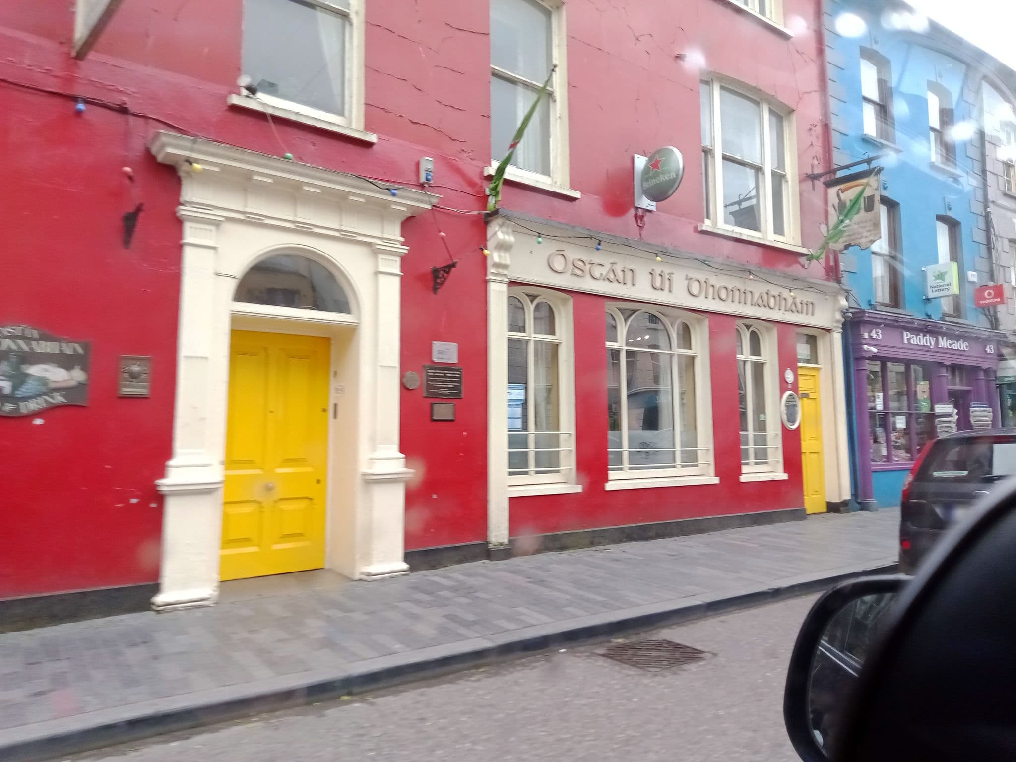 Street view near O'Donovan's Hotel, Clonakilty — © annekaro (CC BY-SA · Mapillary)