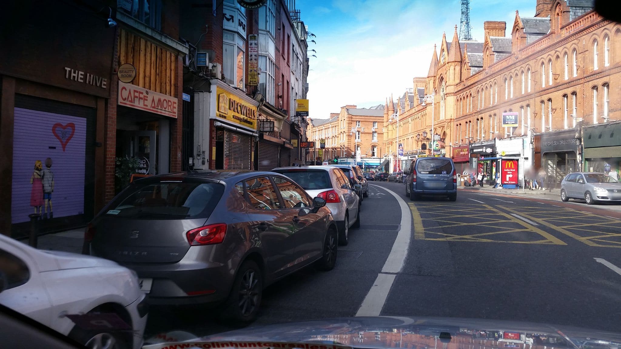 Street view near Kellys Hotel & Bar, Dublin — © debigc (CC BY-SA · Mapillary)