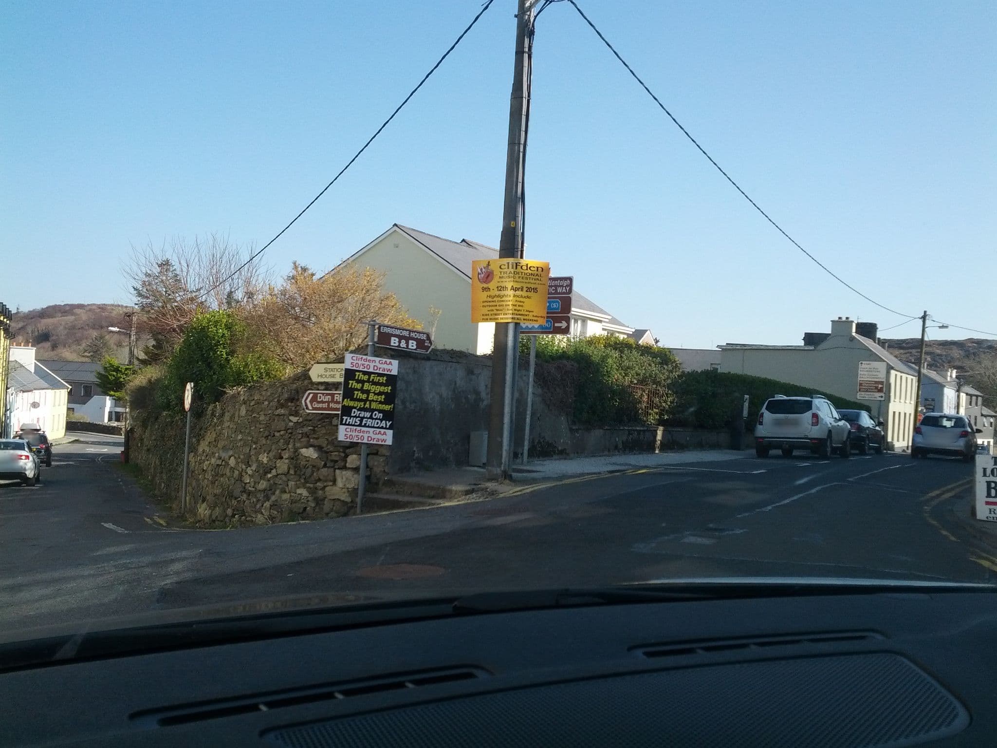 Street view near The Lodge, Clifden — © dacor (CC BY-SA · Mapillary)