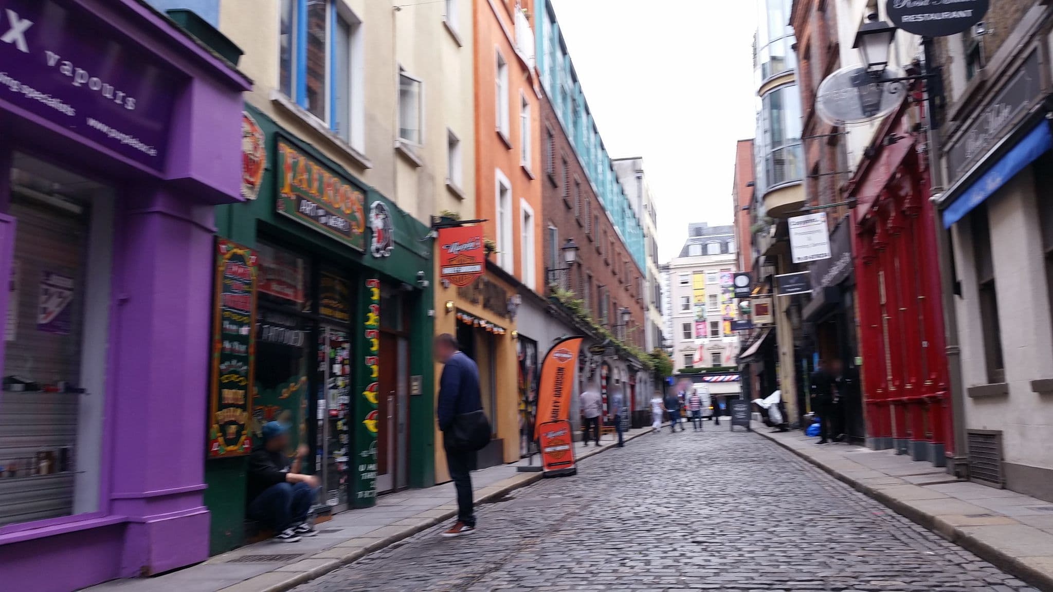 Street view near The Temple Bar Lane, Dublin — © debigc (CC BY-SA · Mapillary)