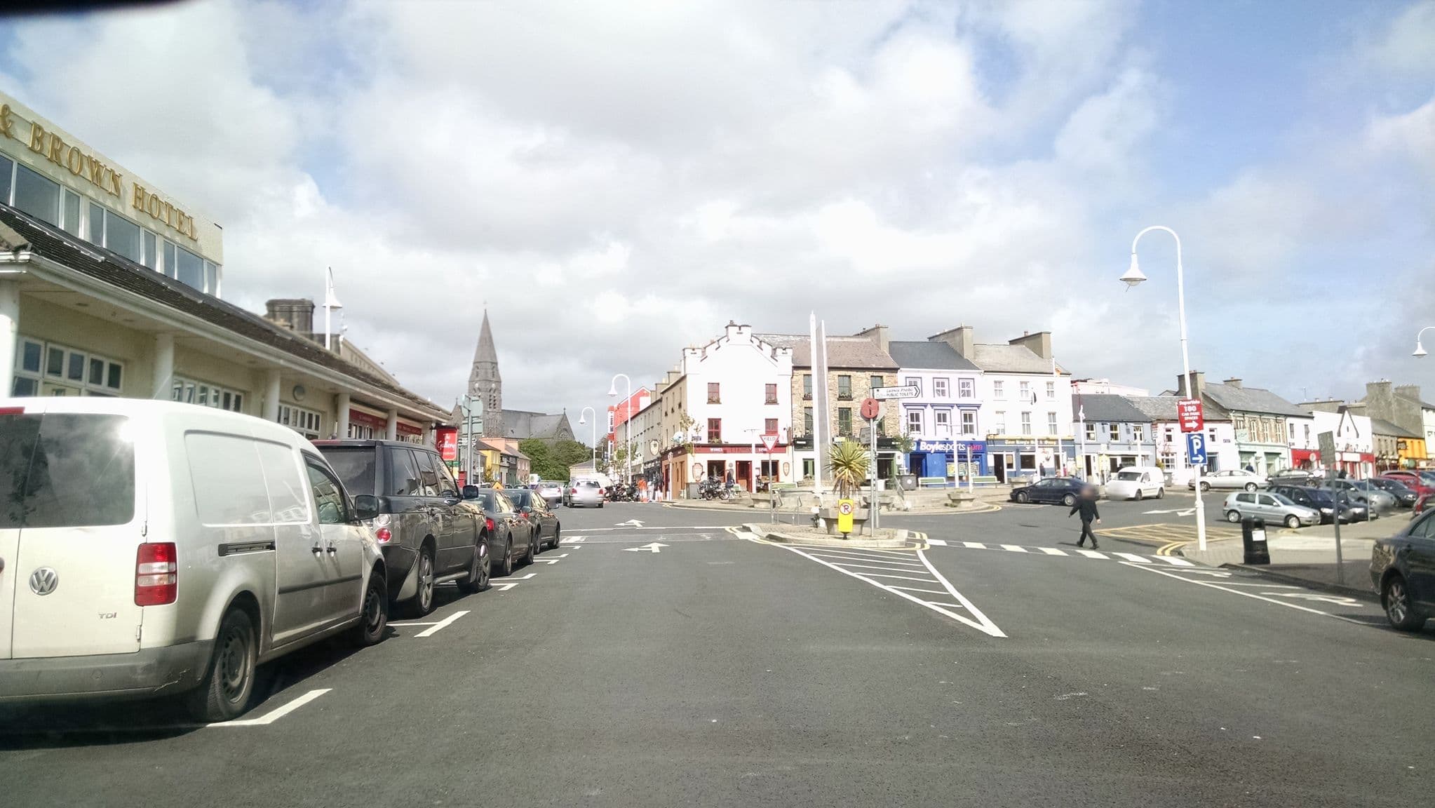 Street view near Cannon's B&B, Clifden — © stephanep (CC BY-SA · Mapillary)