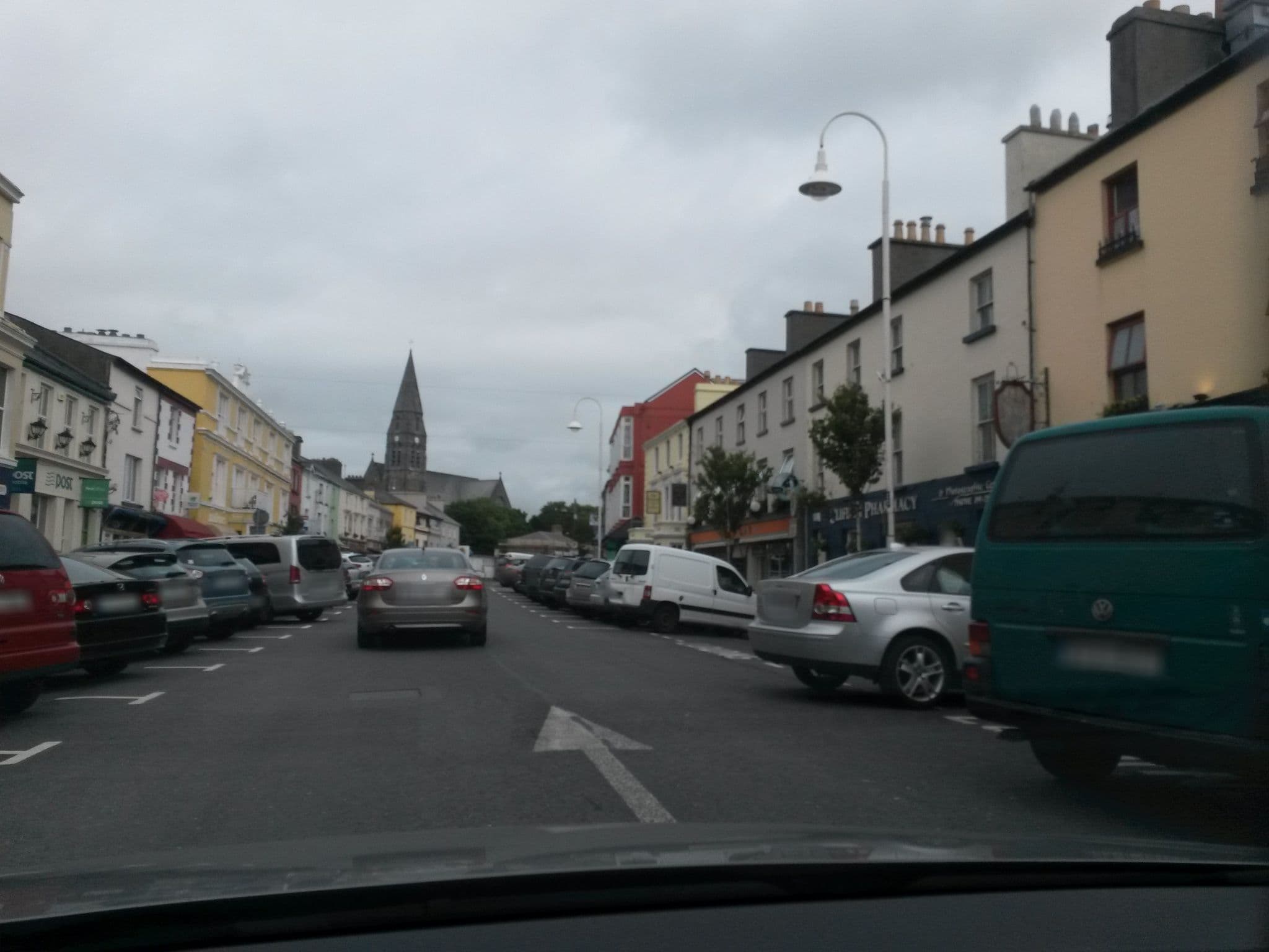 Street view near Foyle’s Hotel, Clifden — © rausk (CC BY-SA · Mapillary)