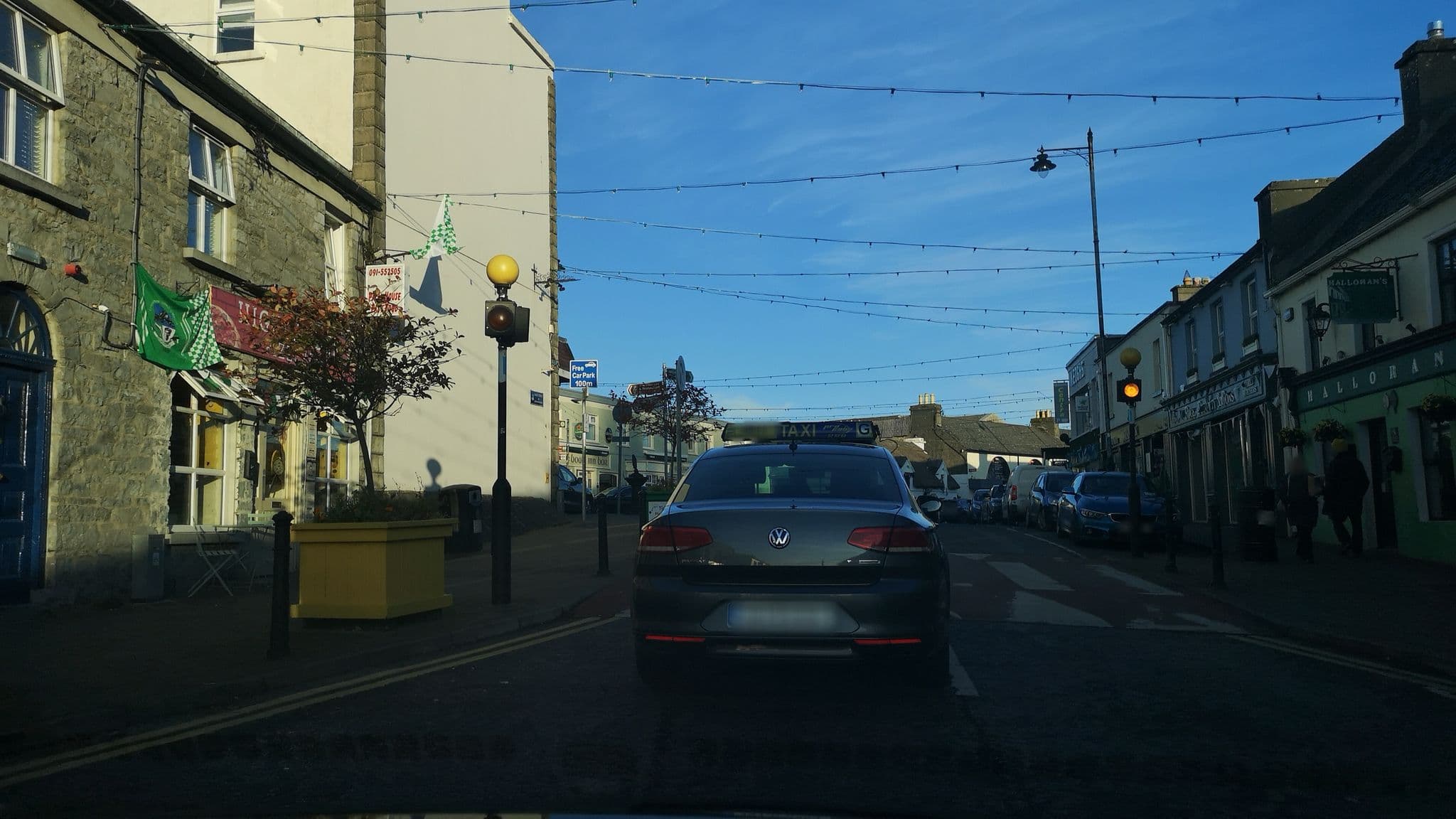 Street view near Connemara Lake Hotel, Oughterard — © dacor (CC BY-SA · Mapillary)