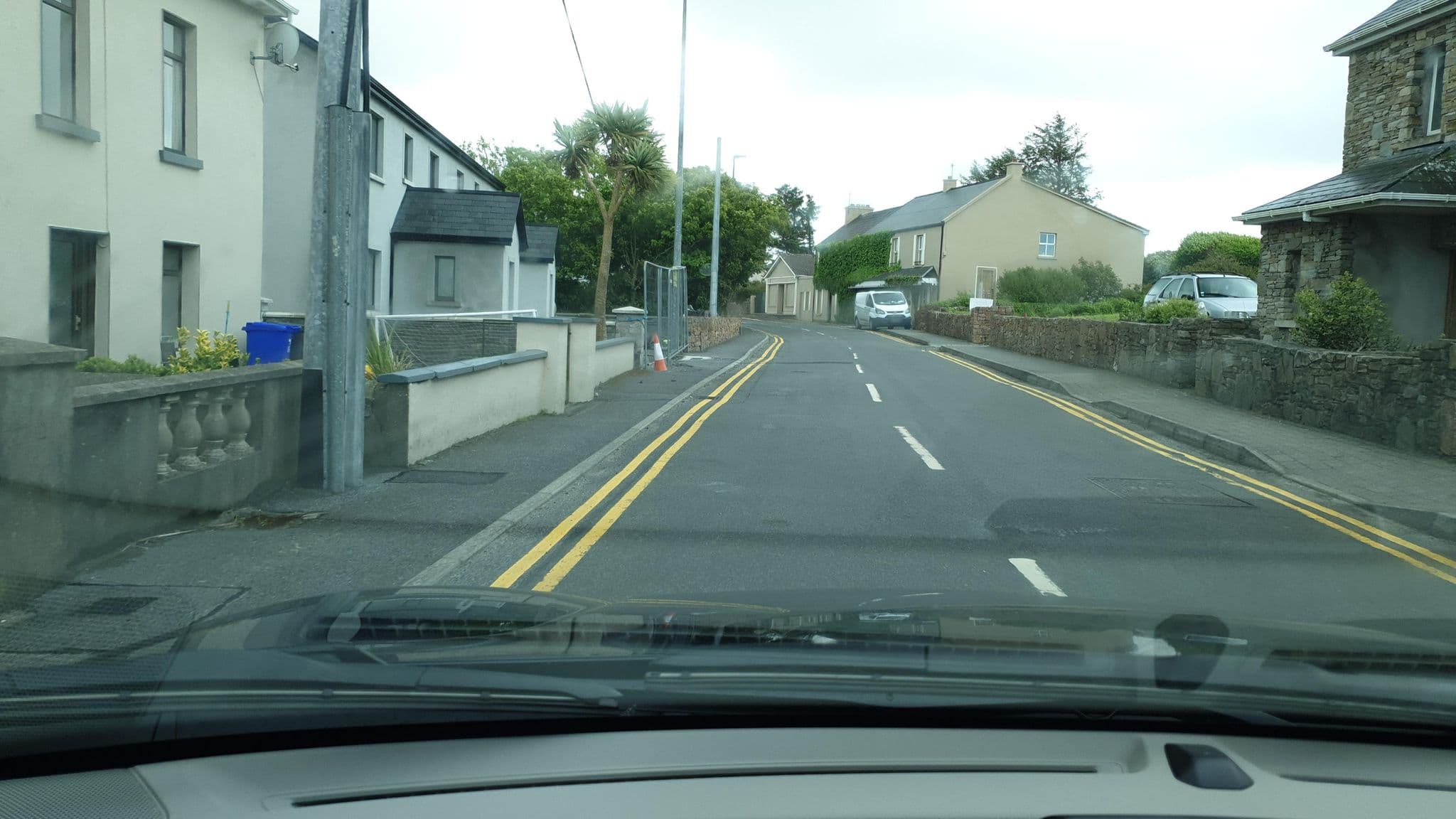 Street view near Oliver’s, Clifden — © yannakis (CC BY-SA · Mapillary)