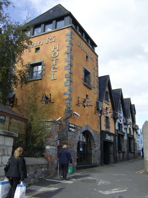 Dinn Rí (via Wikimedia Commons, CC BY-SA 2.0)