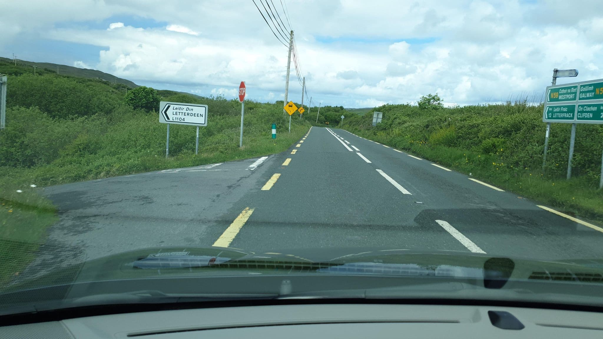 Street view near Sea View, Clifden — © yannakis (CC BY-SA · Mapillary)