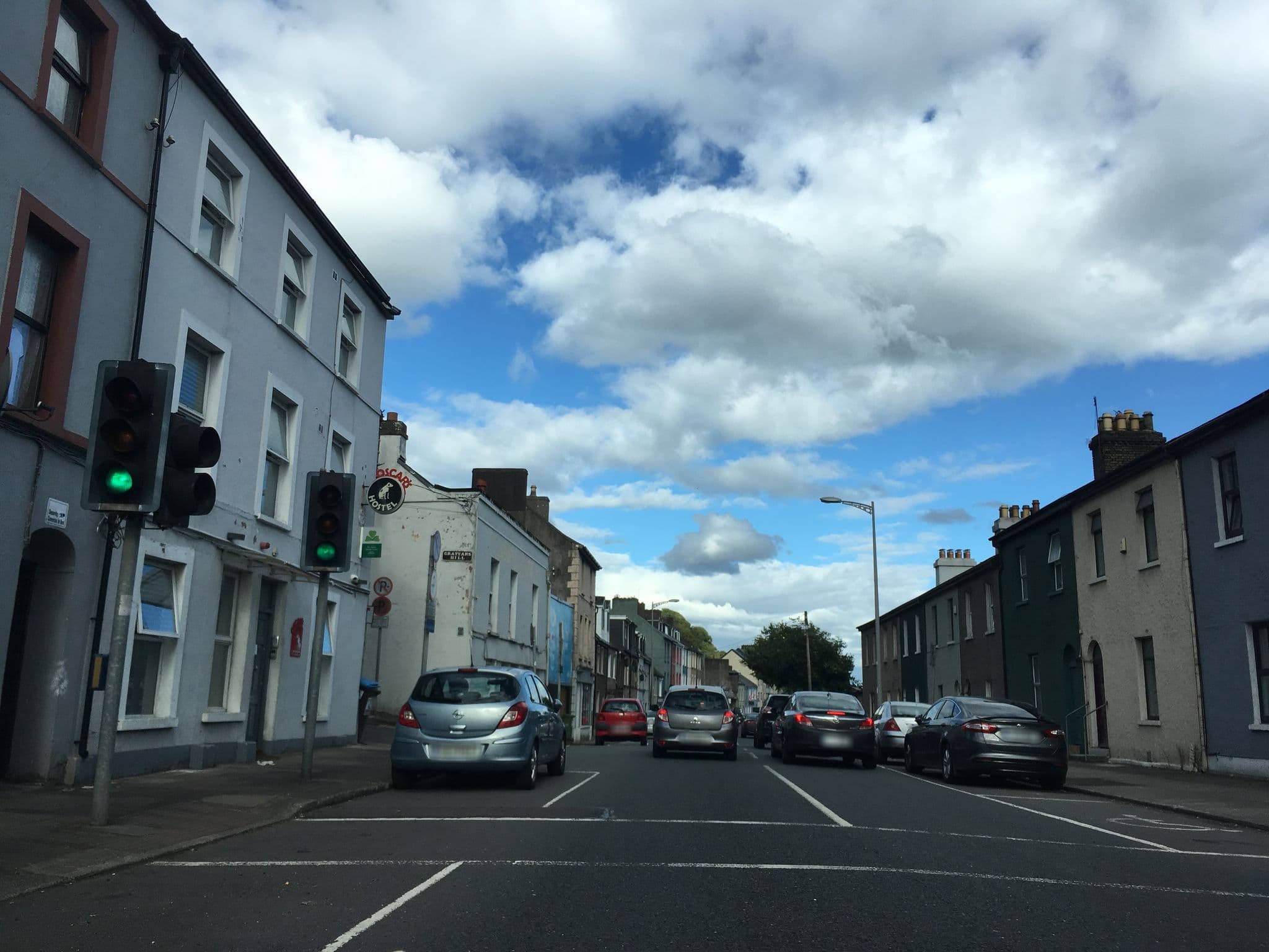 Street view near Oscar’s Hostel, Cork — © southglos (CC BY-SA · Mapillary)