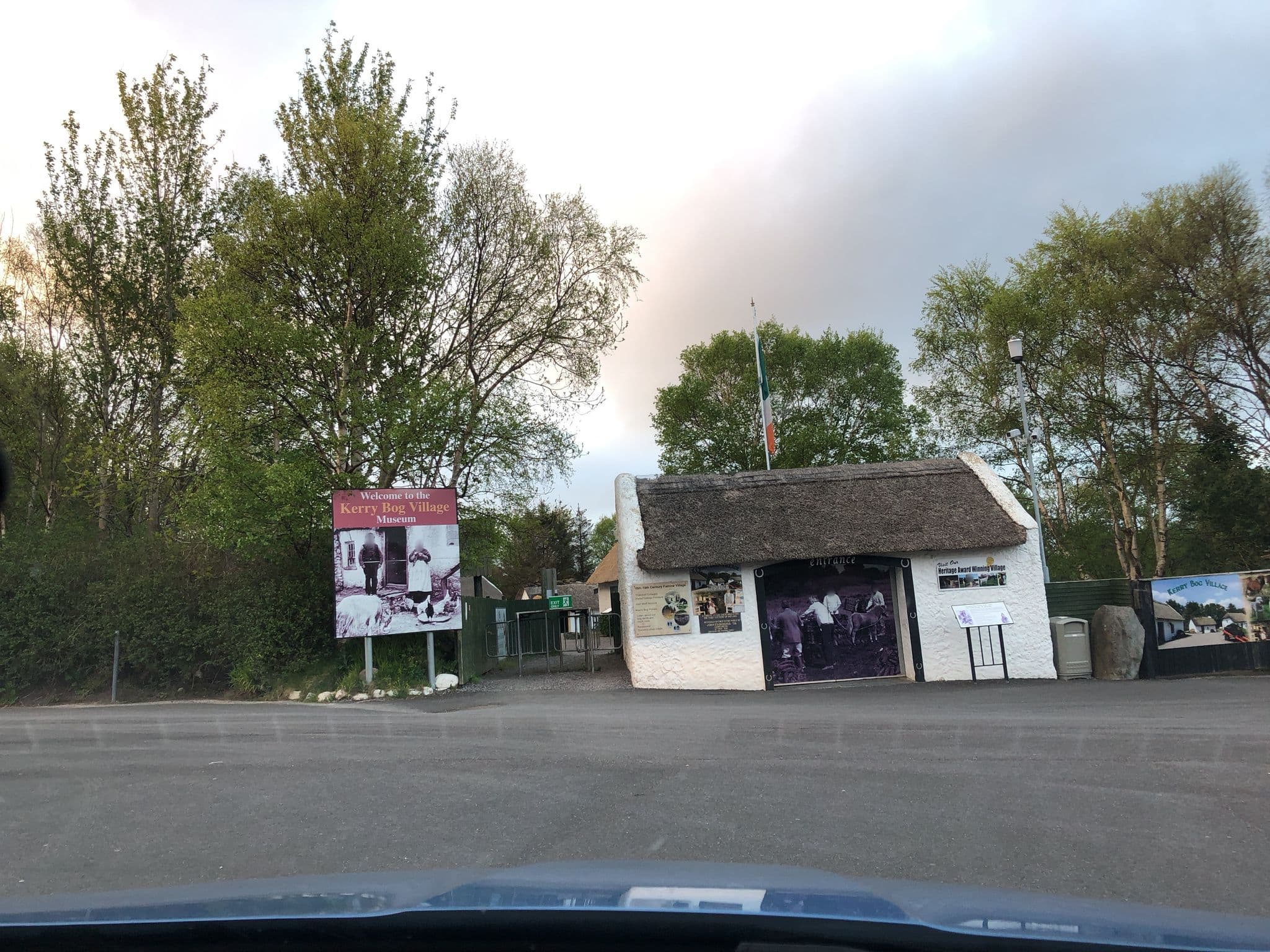 Street view near The Kerry Bog Village Museum, Killorglin — © stefan005 (CC BY-SA · Mapillary)