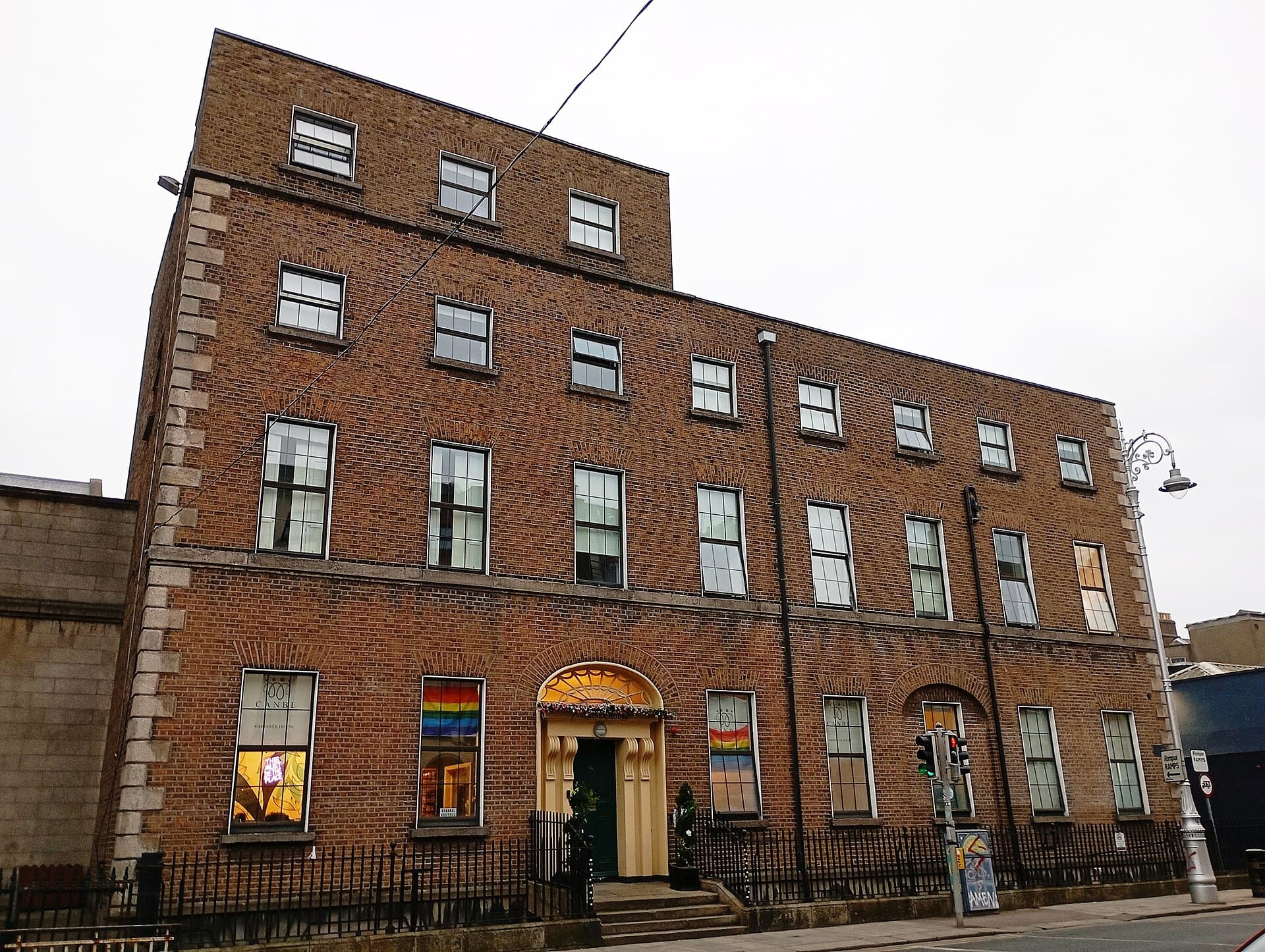 Gardiner House (via Wikimedia Commons, CC BY-SA 4.0)