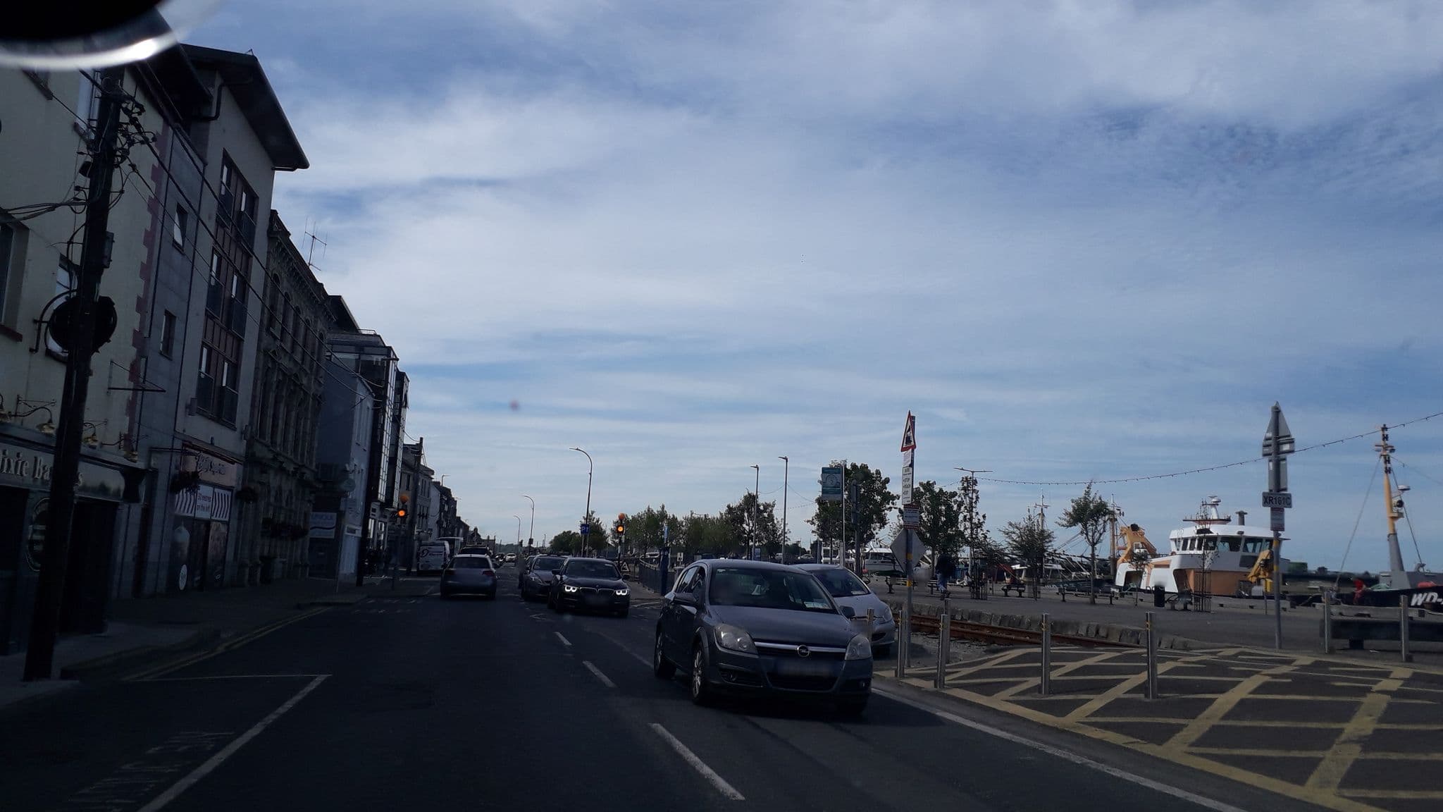 Street view near Dixie Barrett's Guest House, Wexford — © lineo (CC BY-SA · Mapillary)