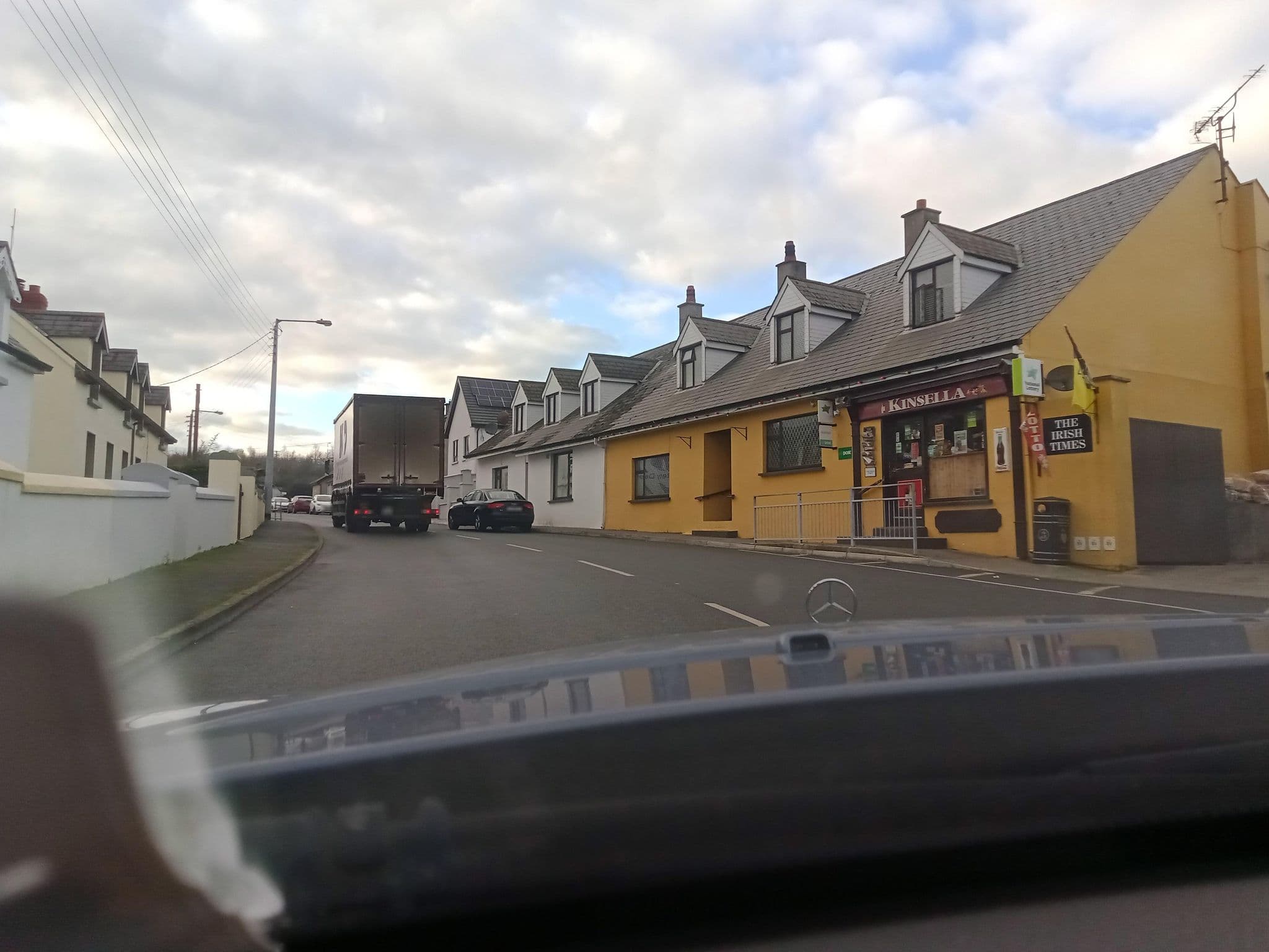 Street view near The Weaver's Cottage, Graiguenamanagh — © annekaro (CC BY-SA · Mapillary)