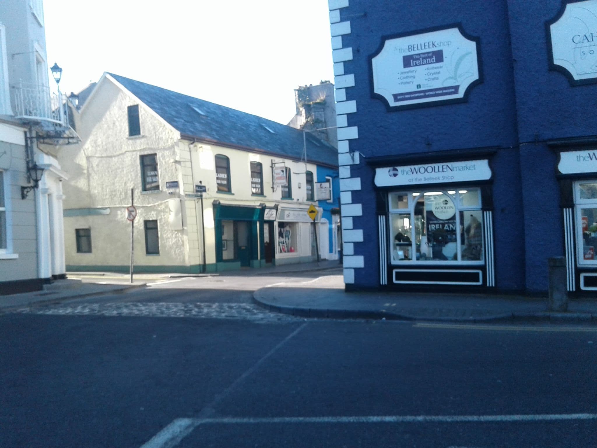 Street view near The Queens Hotel, Ennis — © tshedy (CC BY-SA · Mapillary)