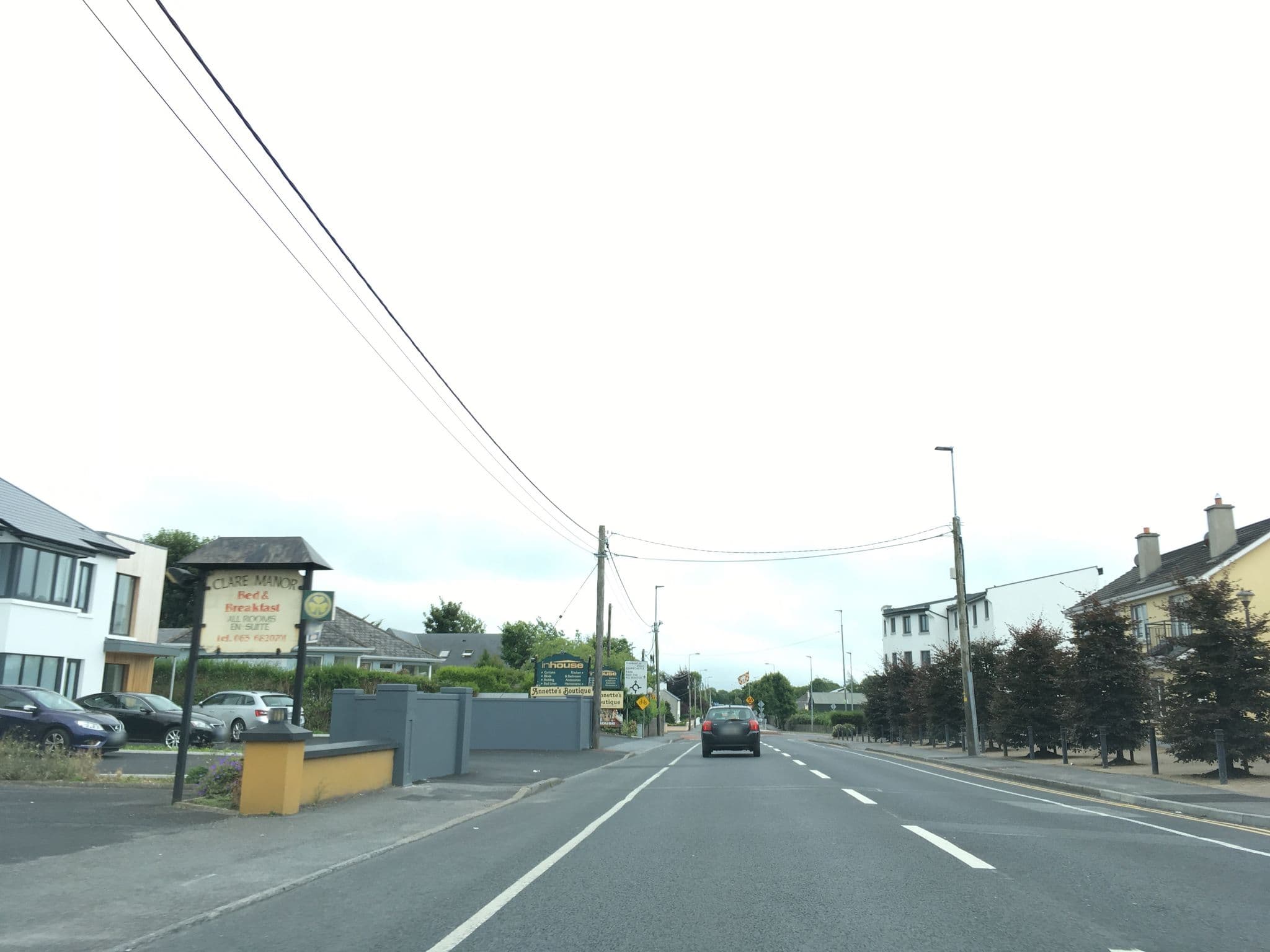 Street view near Clare Manor Guest Accommodation, Ennis — © southglos (CC BY-SA · Mapillary)