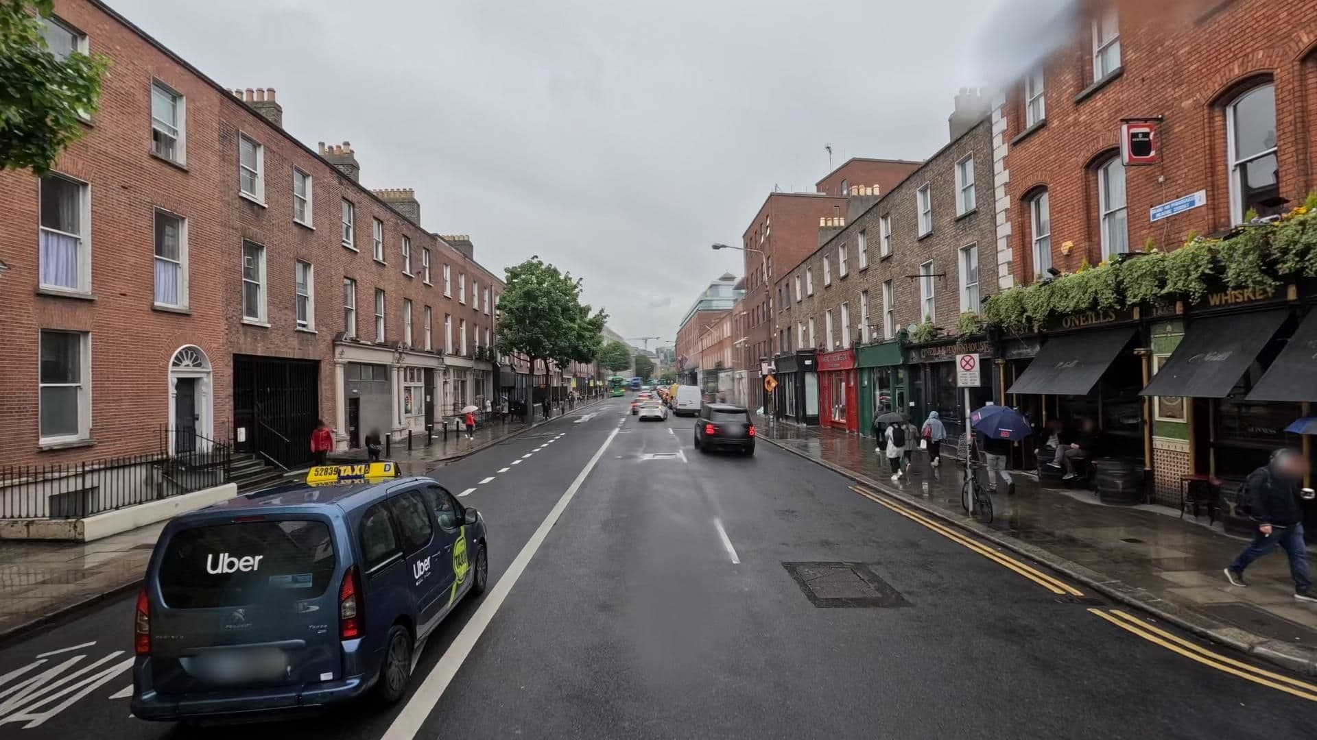 Street view near O’Neill's Townhouse, Dublin — © bct (CC BY-SA · Mapillary)