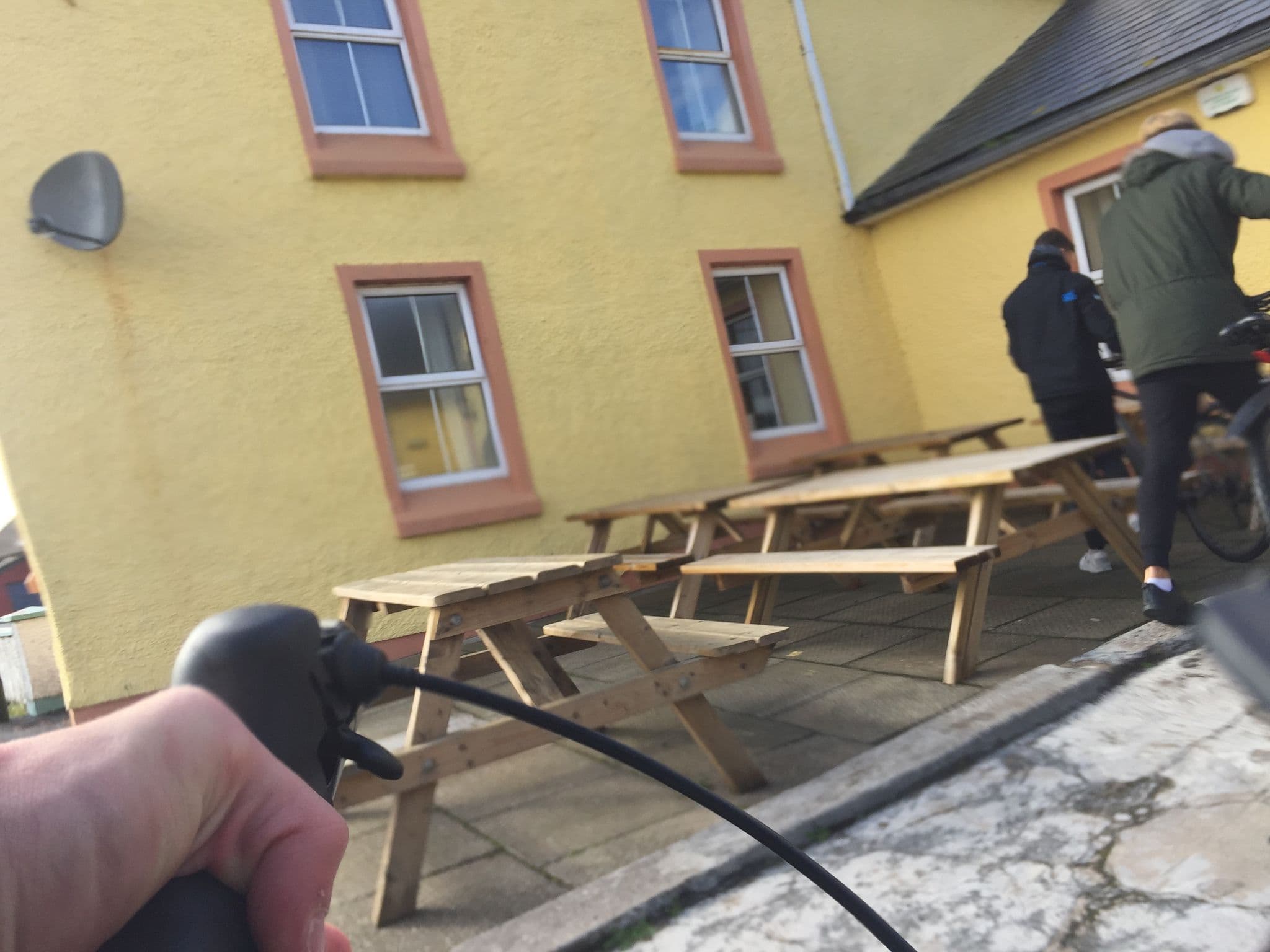 Street view near Óstán Radharc na Céibhe, Derrybeg — © aaroncullen (CC BY-SA · Mapillary)