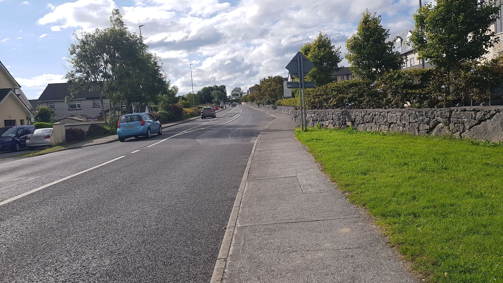 Street view near Menlo Park Hotel, Galway — © biancapereira (CC BY-SA · Mapillary)