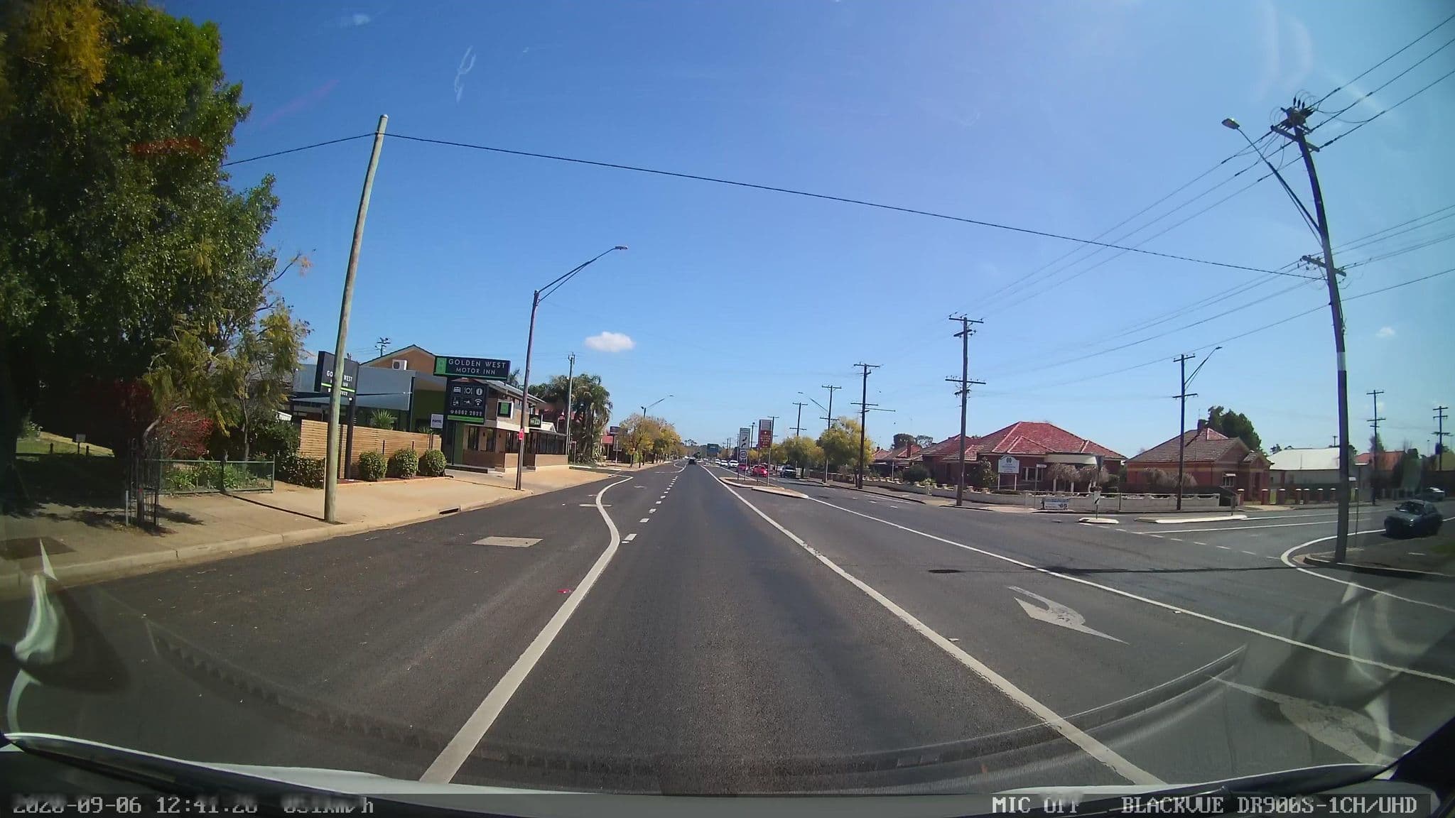 Street view near Golden West Motor Inn, Dubbo — © bob3bob3 (CC BY-SA · Mapillary)