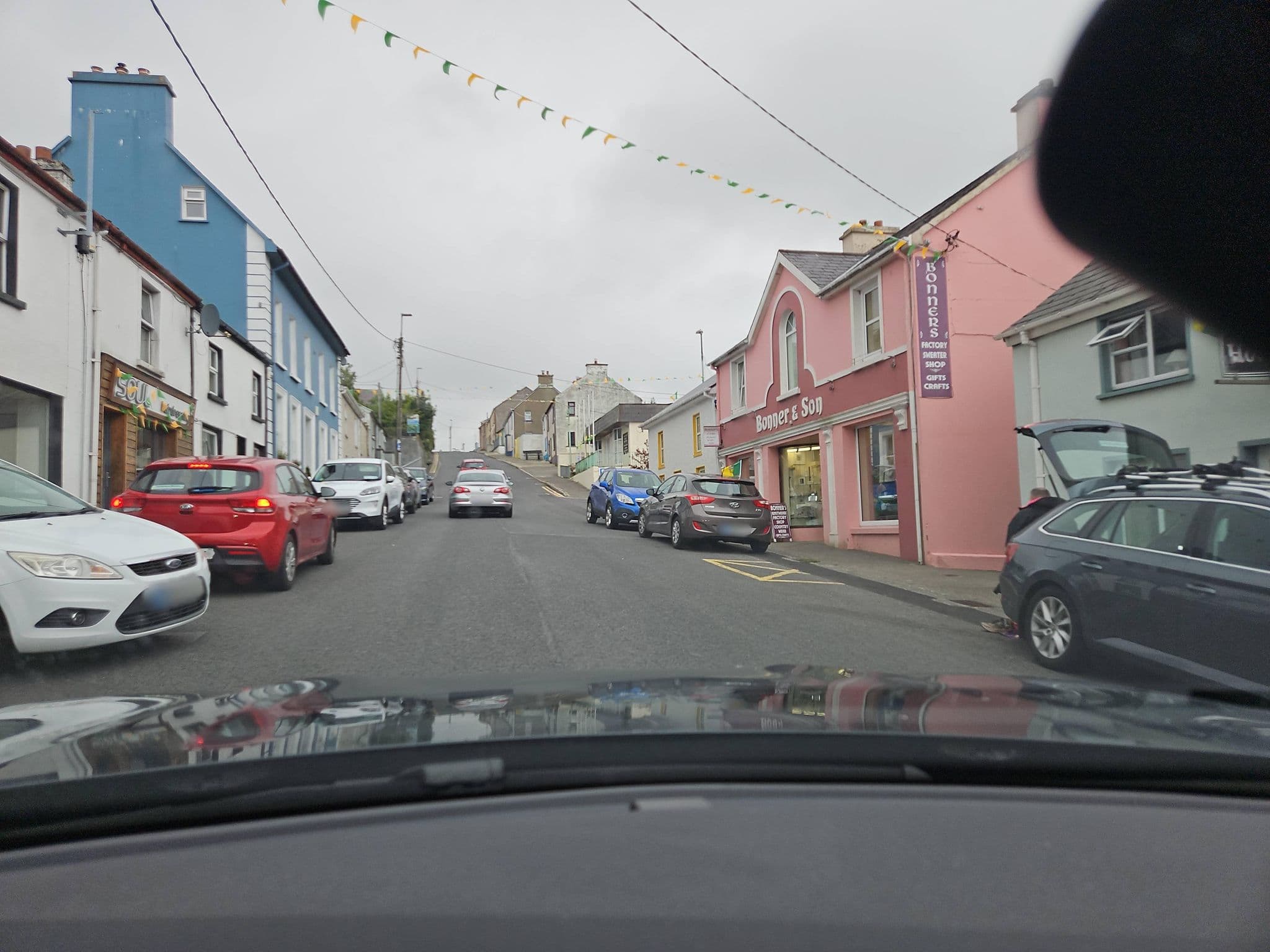 Street view near Brae House B&B, Killybegs — © toho (CC BY-SA · Mapillary)