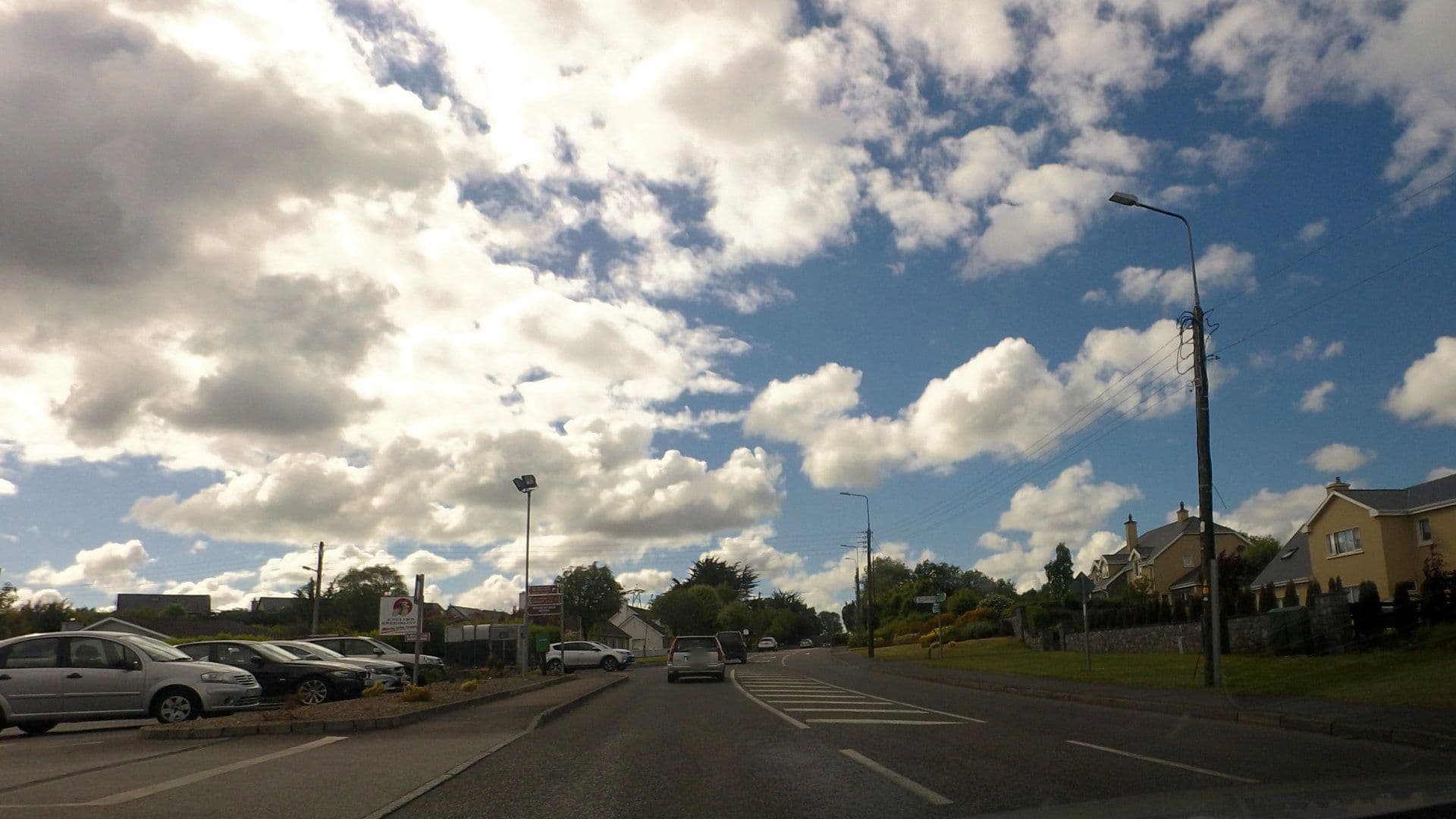 Street view near Clare Hills Guesthouse, Ennis — © moenk (CC BY-SA · Mapillary)