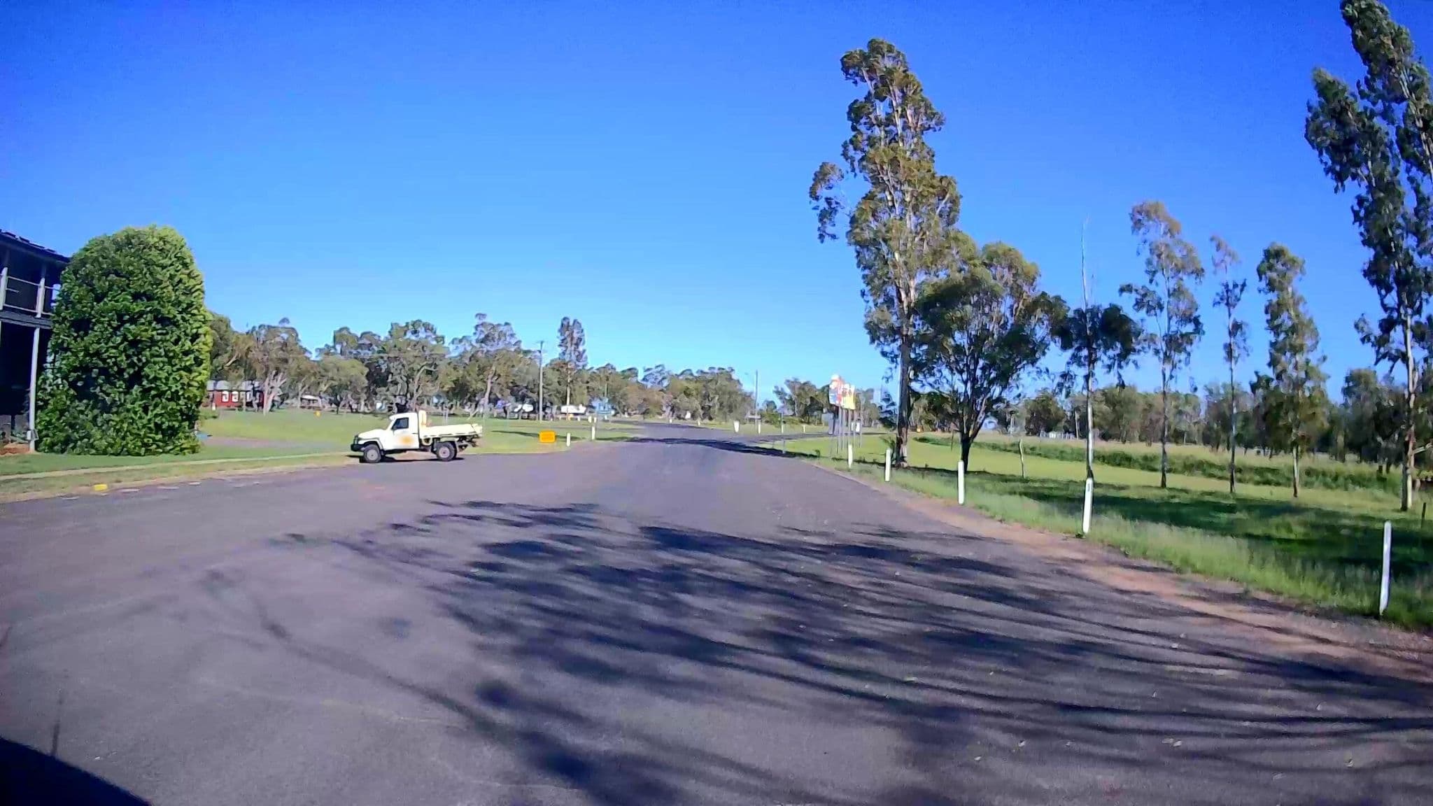 Street view near Royal Hotel, Tara — © bob3bob3 (CC BY-SA · Mapillary)