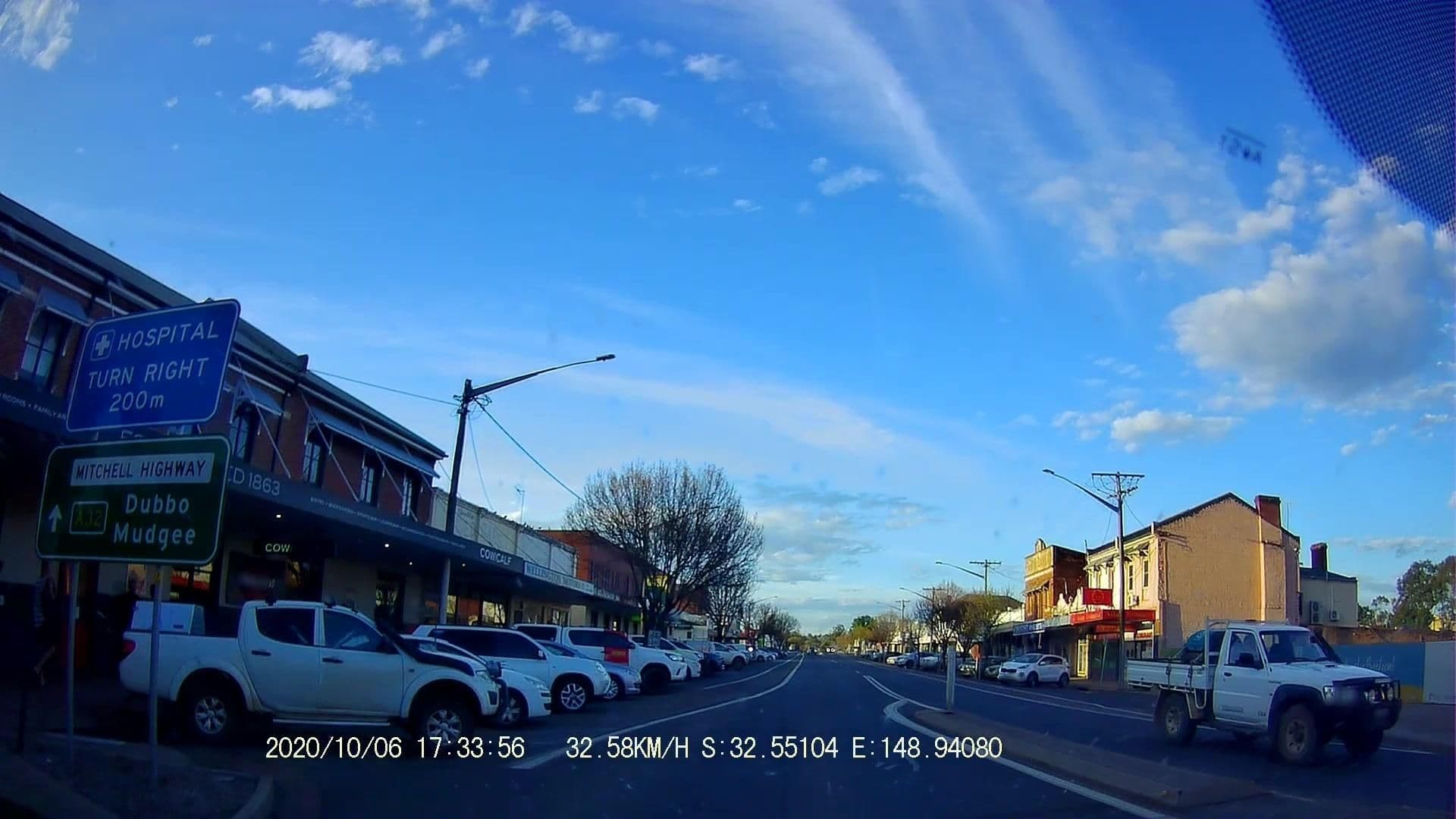 Street view near Cow and Calf Hotel, Wellington — © maxim752 (CC BY-SA · Mapillary)