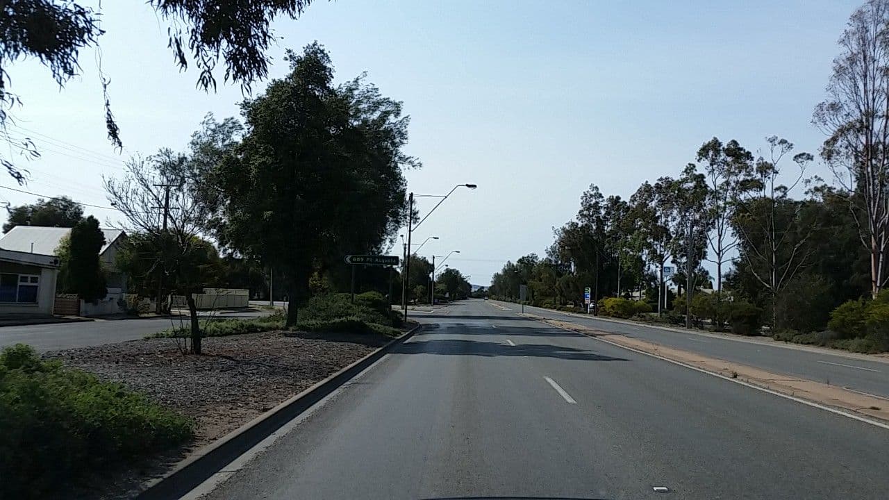 Street view near The Flinders Range Motor Inn, Solomontown — © didz (CC BY-SA · Mapillary)