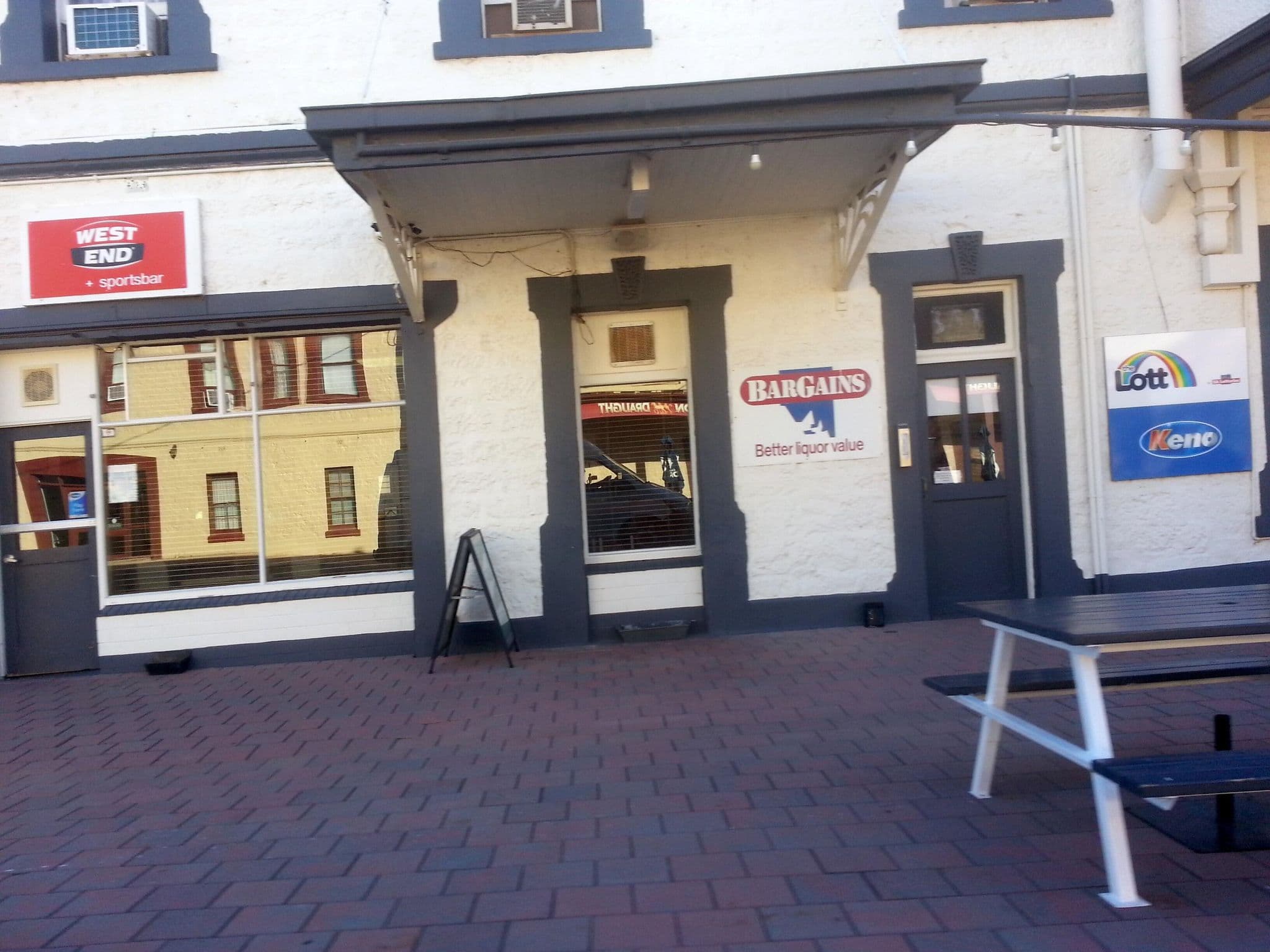 Street view near Commercial Hotel, Waikerie — © bob3bob3 (CC BY-SA · Mapillary)