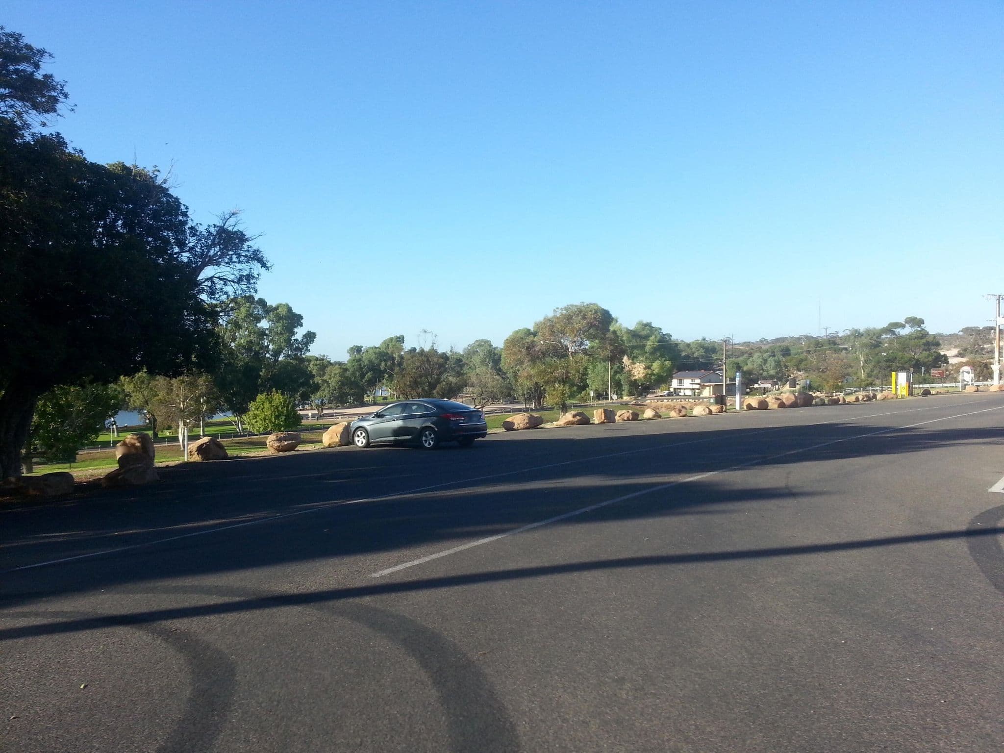 Street view near Terminus Hotel Motel, Waikerie — © bob3bob3 (CC BY-SA · Mapillary)