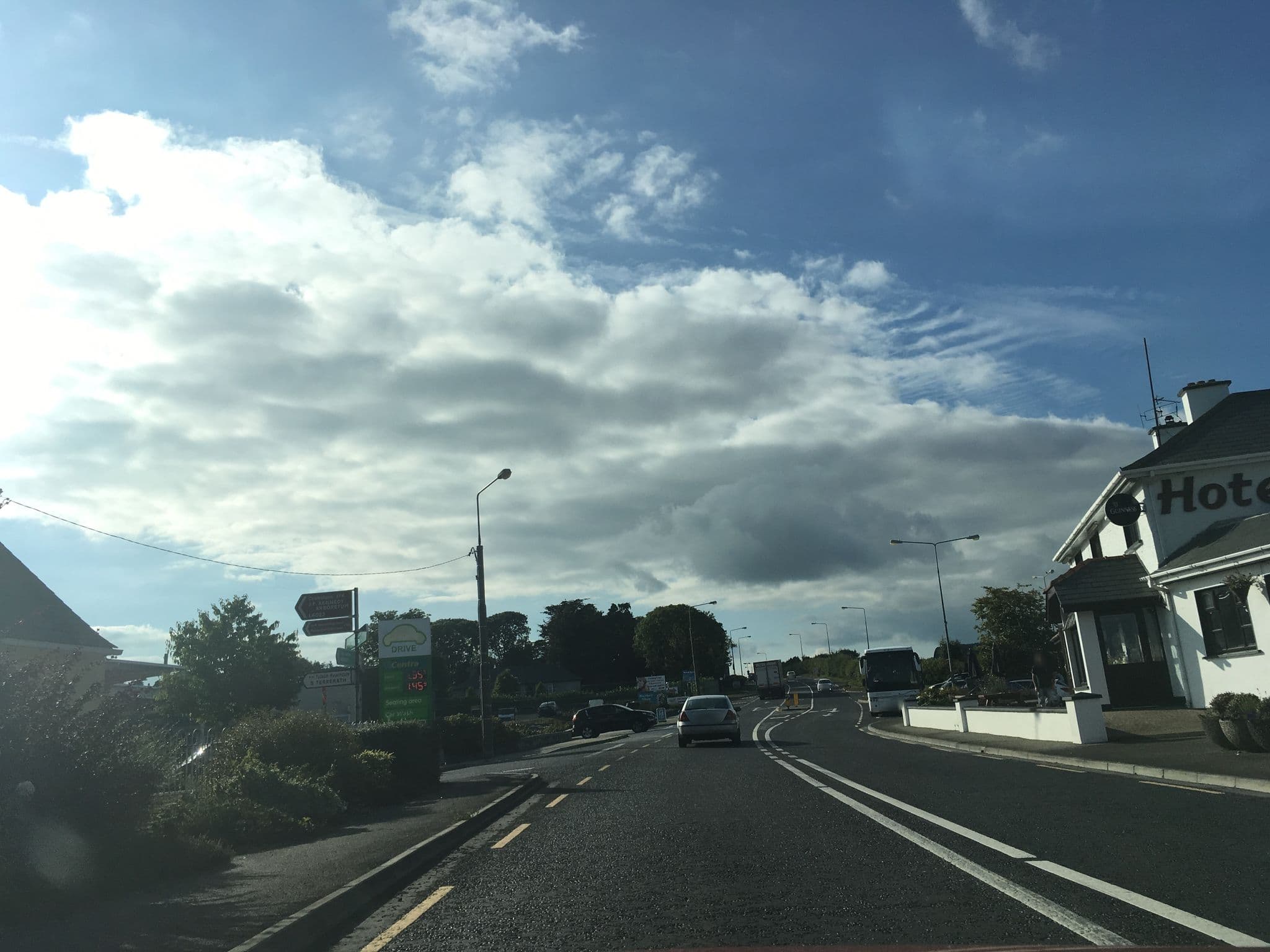 Street view near Horse & Hound Hotel, New Ross — © southglos (CC BY-SA · Mapillary)