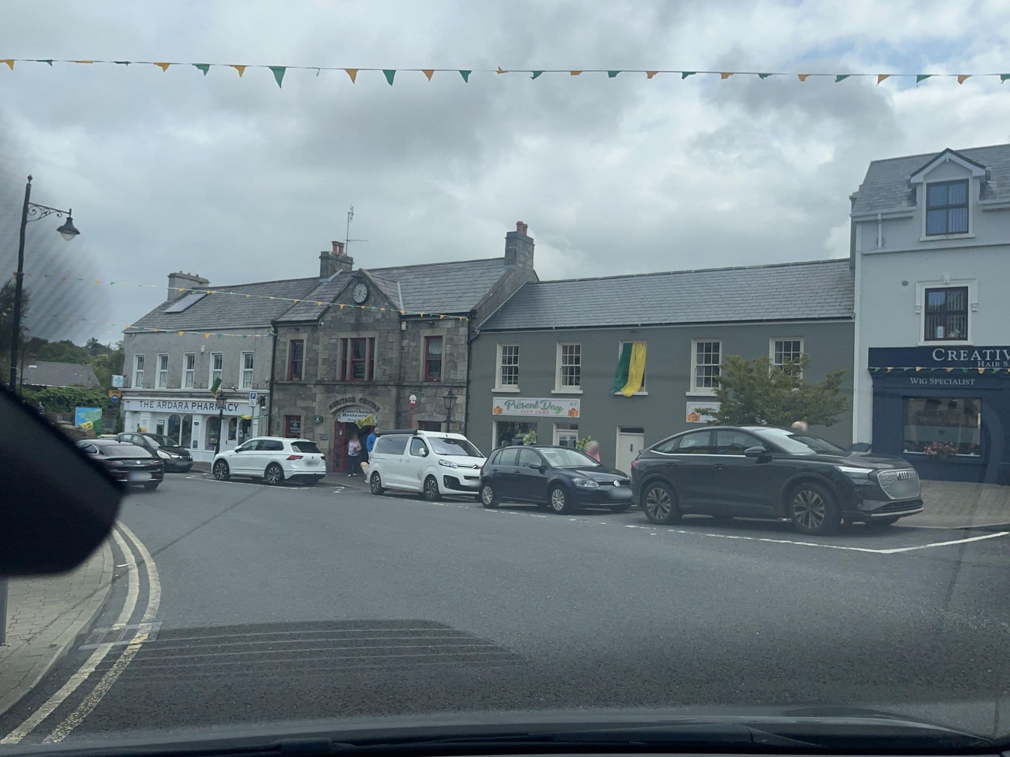 Street view near Drumbaron Hostel, Killybegs — © noelb (CC BY-SA · Mapillary)
