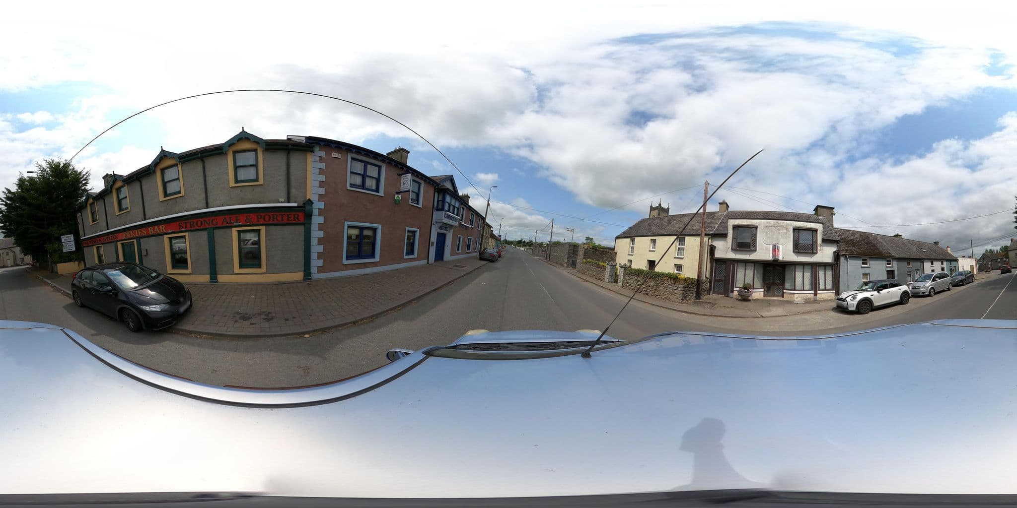Street view near Carrolls Hotel, Thomastown — © annekaro (CC BY-SA · Mapillary)
