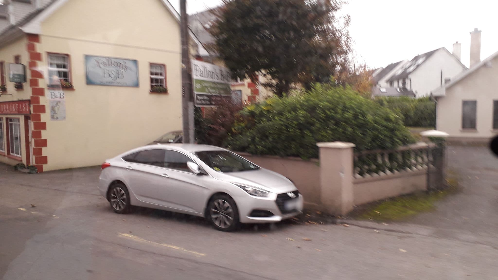 Street view near Merriman Hotel, Gort — © lineo (CC BY-SA · Mapillary)