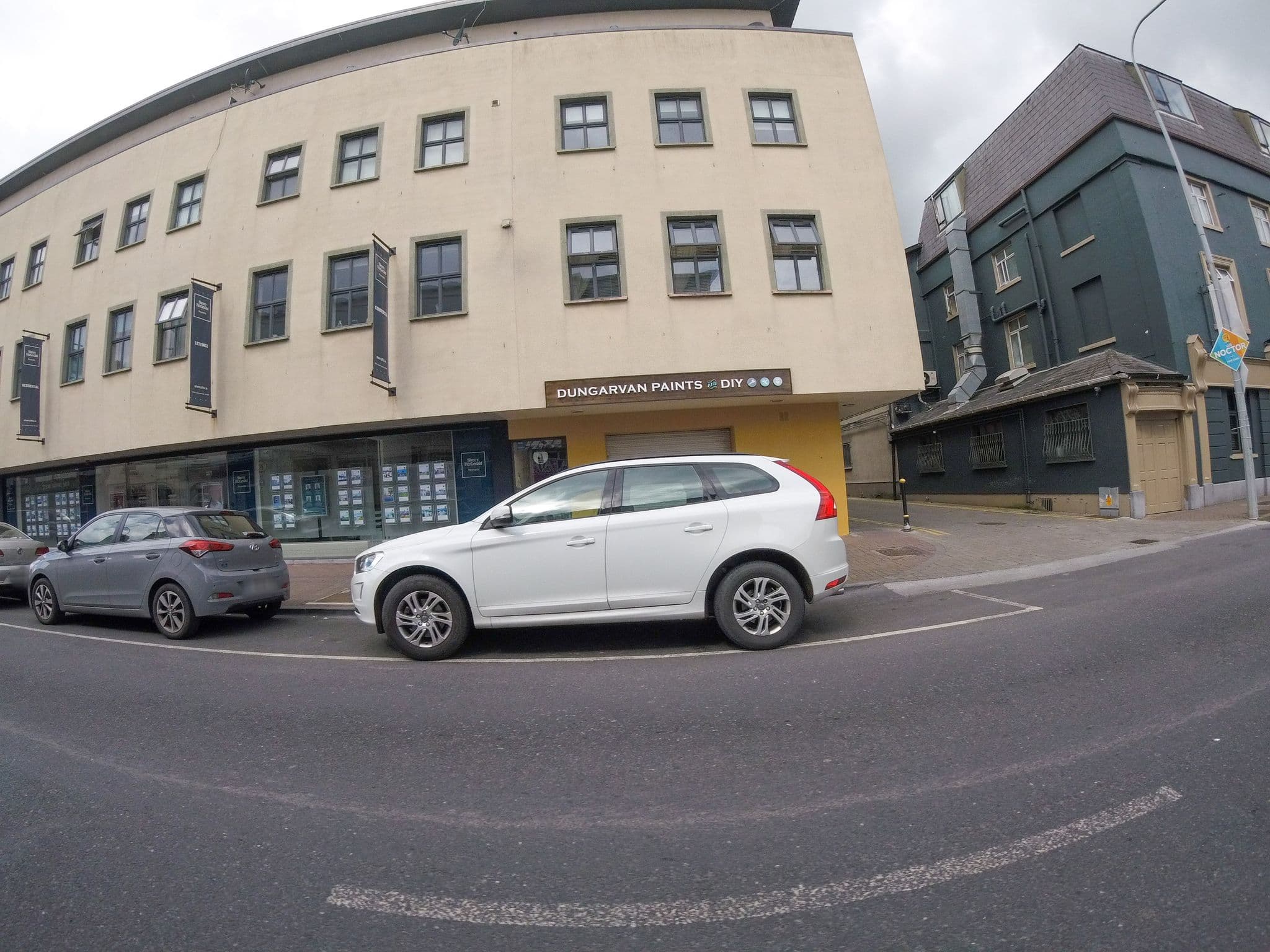 Street view near Lawlor’s Hotel, Dungarvan — © dave683 (CC BY-SA · Mapillary)