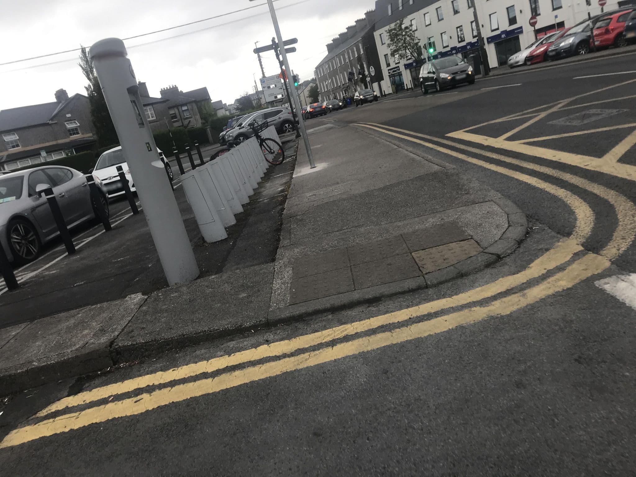 Street view near Salmon Weir Hostel, Galway — © speediecelt (CC BY-SA · Mapillary)