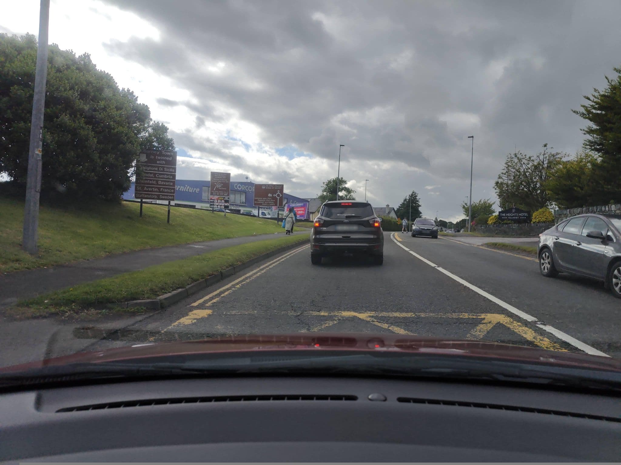 Street view near The Heights, Killarney — © gogorm (CC BY-SA · Mapillary)