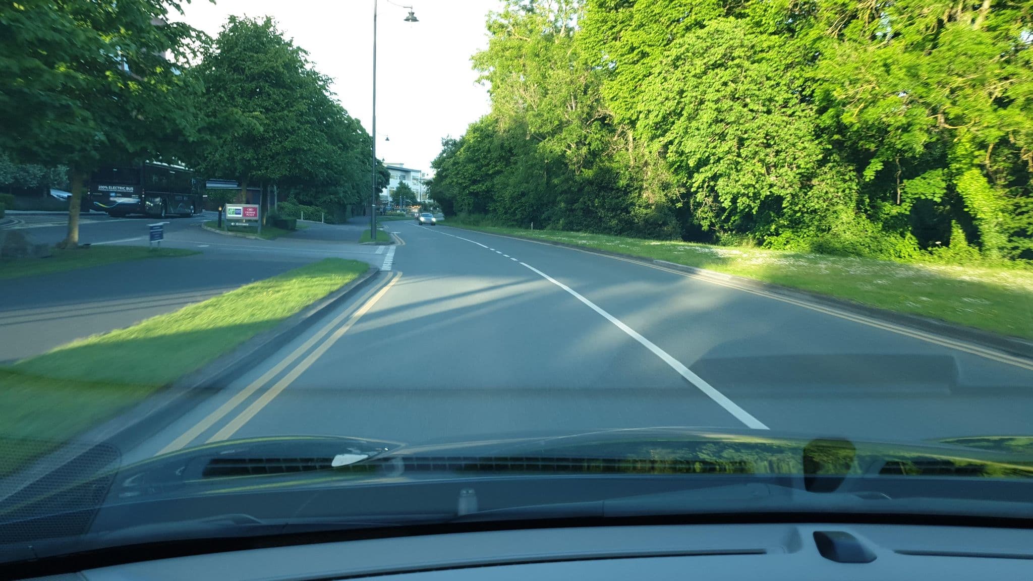 Street view near Crowne Plaza Hotel Northwood, Ballymun — © yannakis (CC BY-SA · Mapillary)