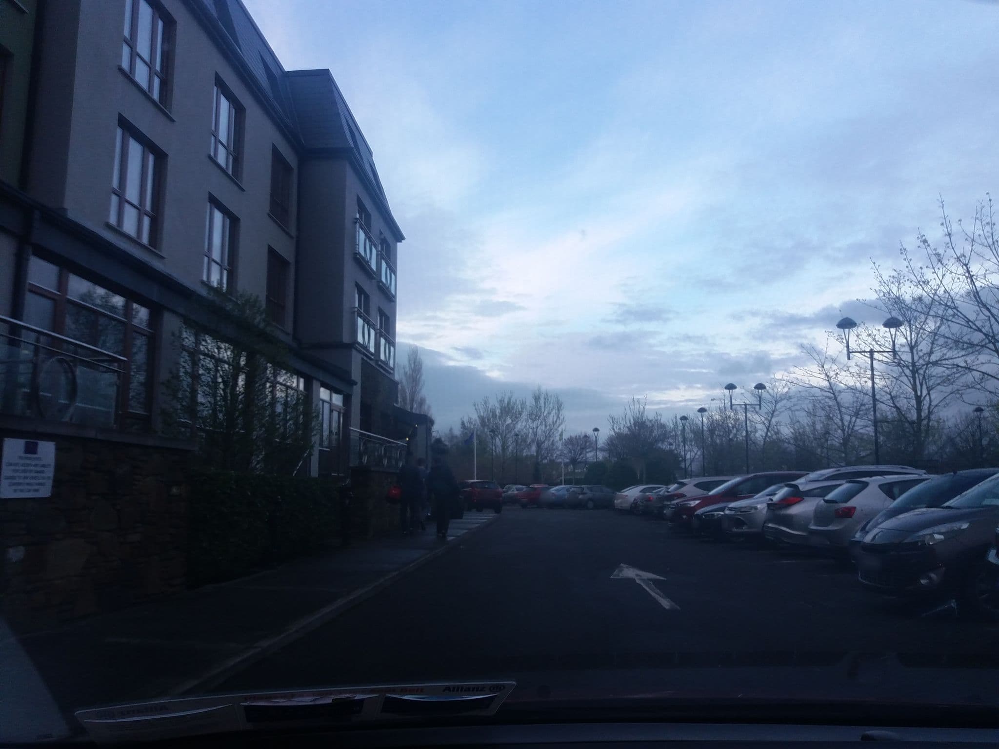 Street view near The Rose Hotel, Tralee — © tshedy (CC BY-SA · Mapillary)