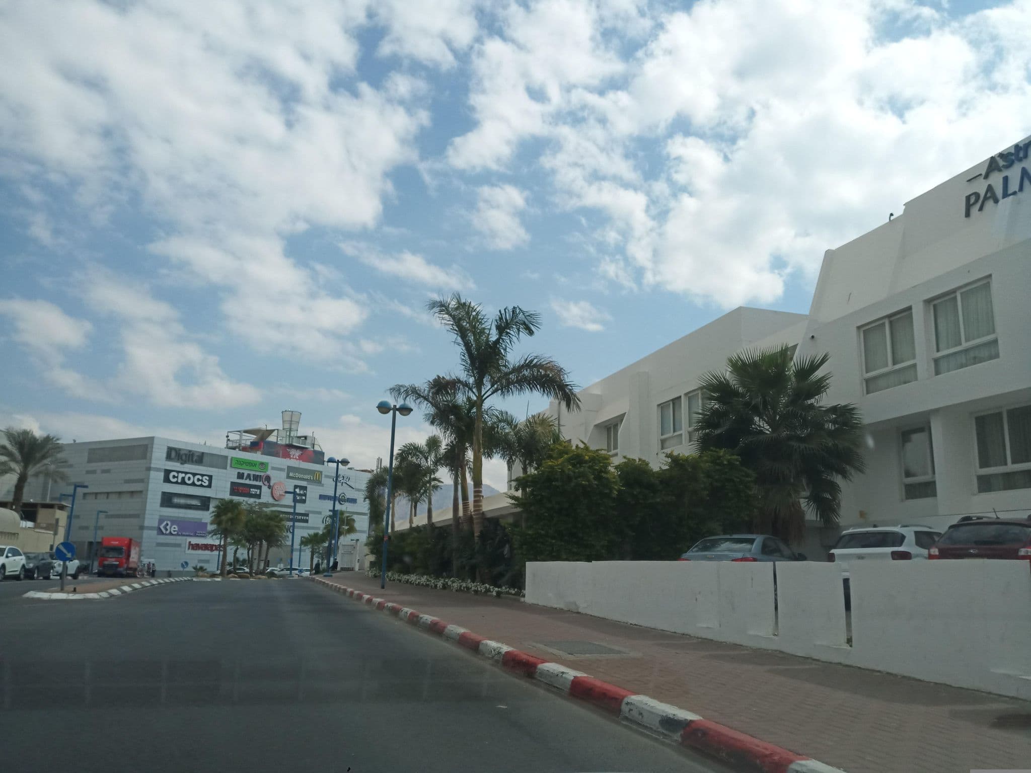 Street view near Rimonim Marina Club Eilat, Eilat — © jordil (CC BY-SA · Mapillary)