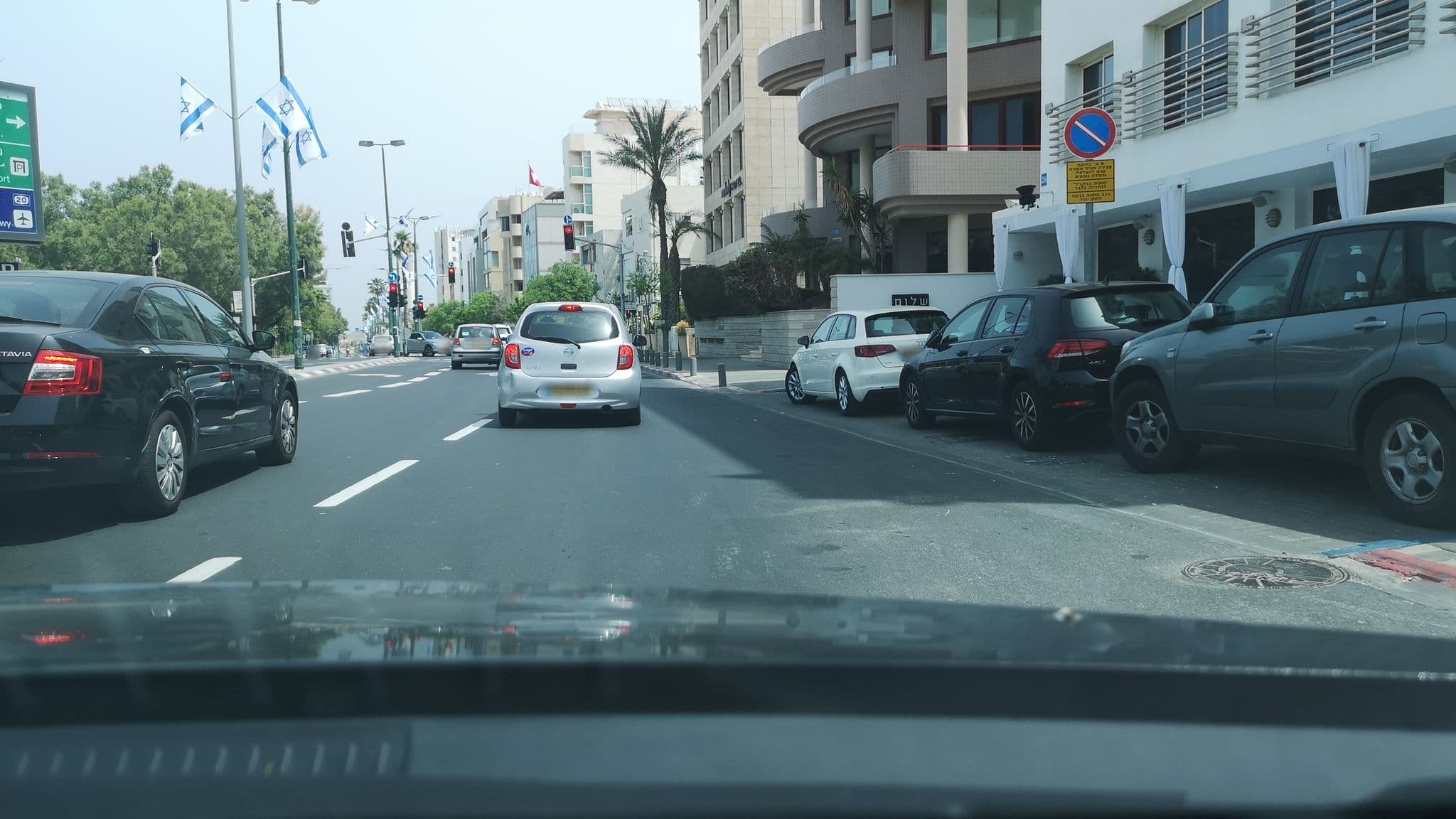 Street view near Shalom Hotel and Relax, Tel Aviv — © ran2010 (CC BY-SA · Mapillary)