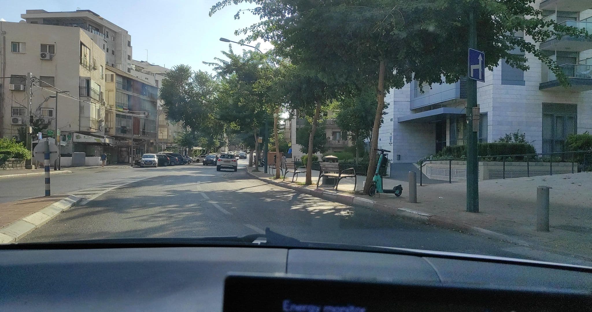 Street view near Aba, Ramat Gan — © tapil (CC BY-SA · Mapillary)