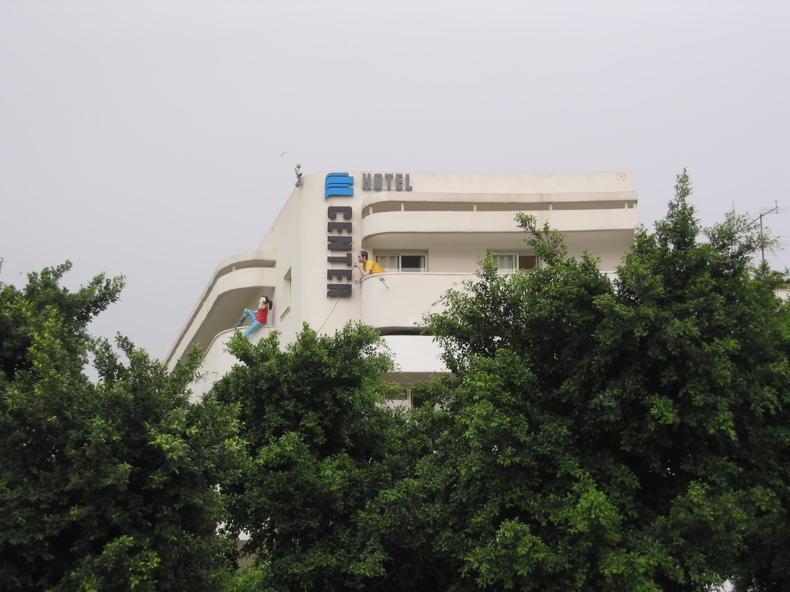 Center Chic (via Wikimedia Commons, CC BY-SA 2.5)