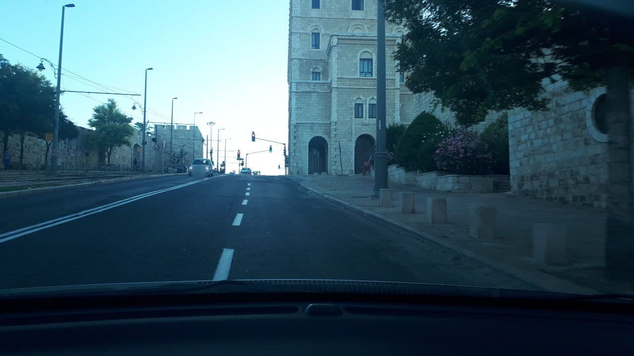 Street view near New Gate Hostel, West Jerusalem — © woodybz (CC BY-SA · Mapillary)
