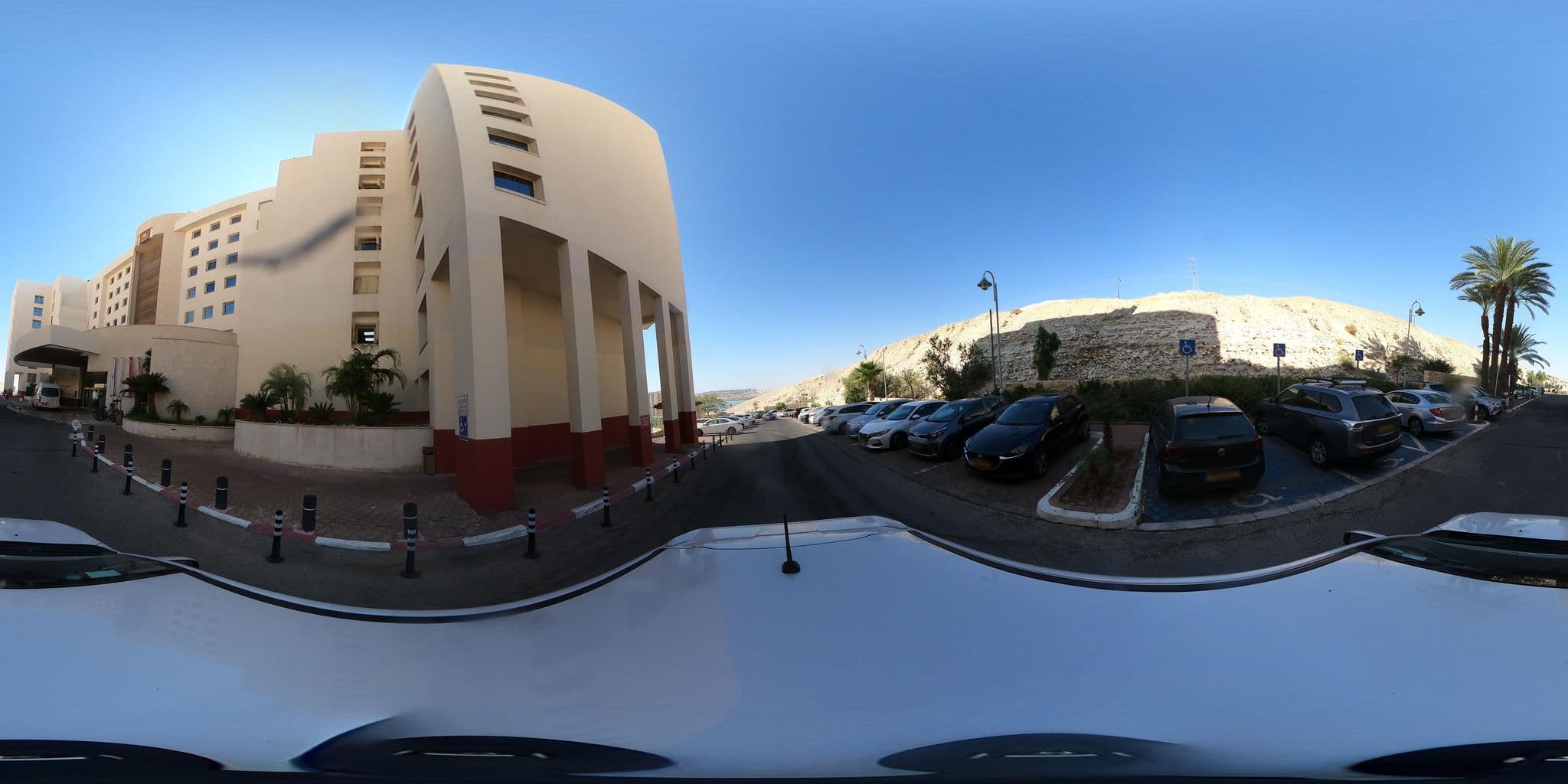 Street view near Leonardo Plaza Hotel Dead Sea, ‘En Boqeq — © trigSkarim (CC BY-SA · Mapillary)