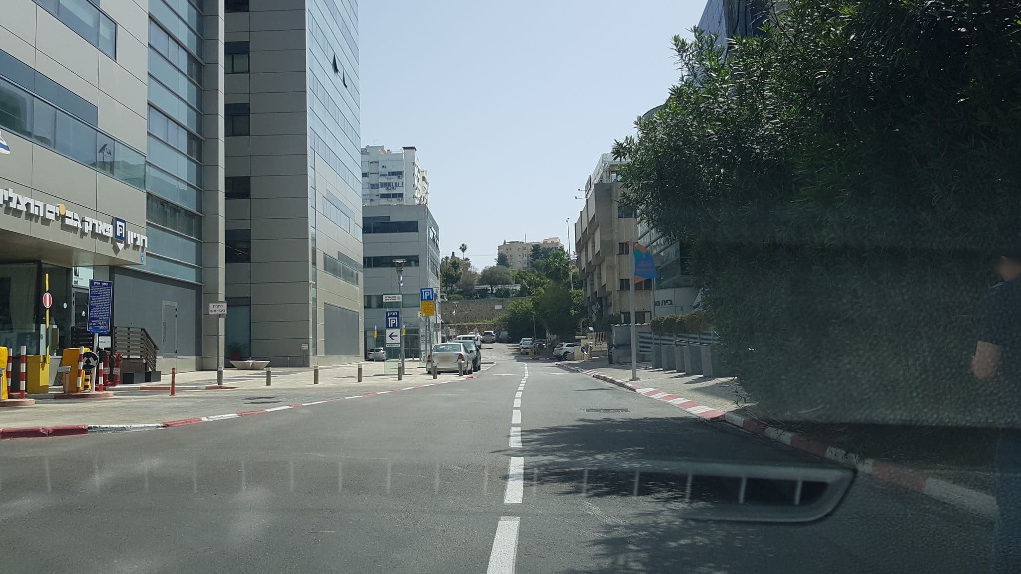 Street view near Benjamin, Herzliya — © yrtimid (CC BY-SA · Mapillary)