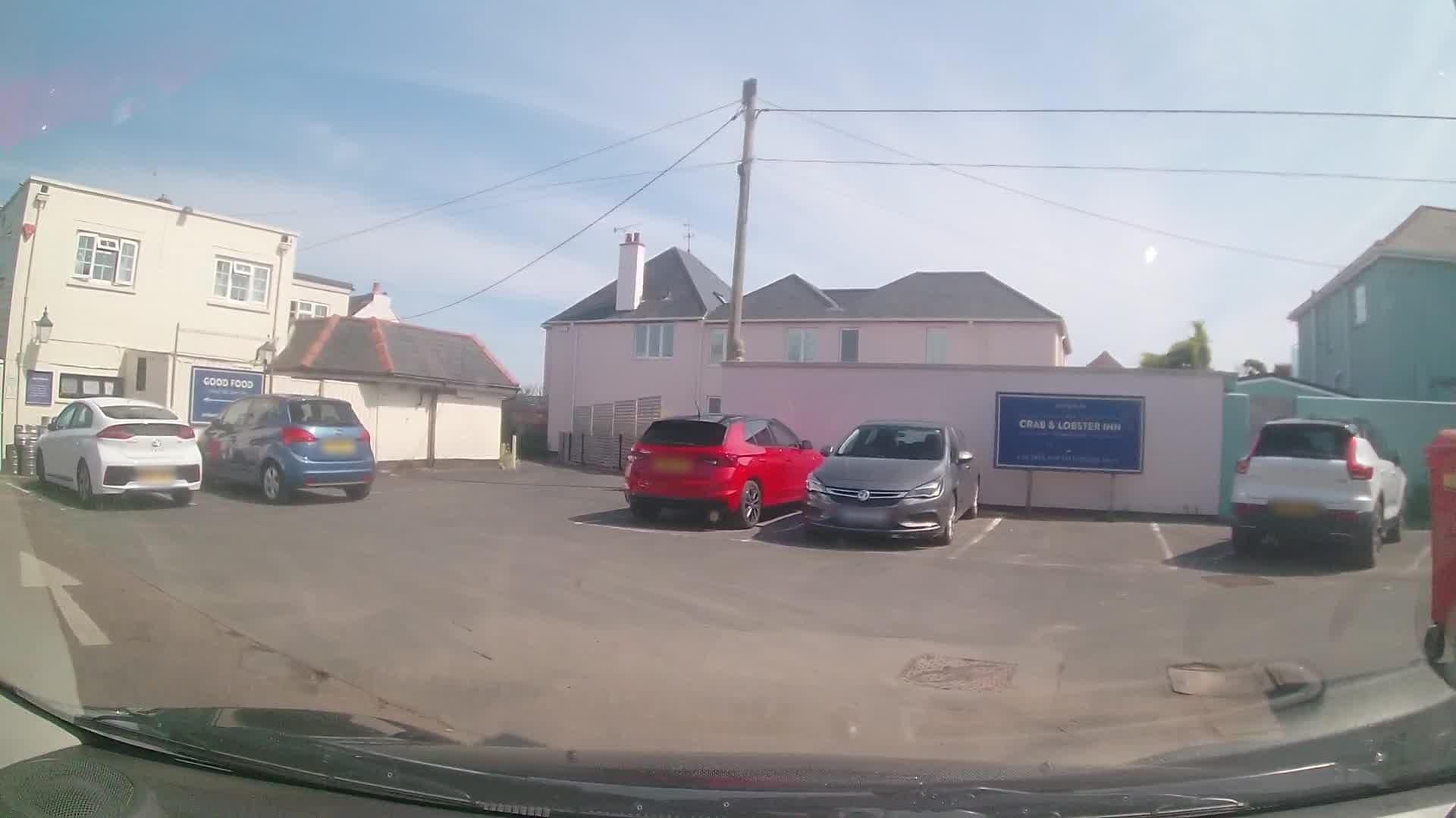 Street view near The Crab and Lobster Inn, Bembridge — © trigpoint (CC BY-SA · Mapillary)