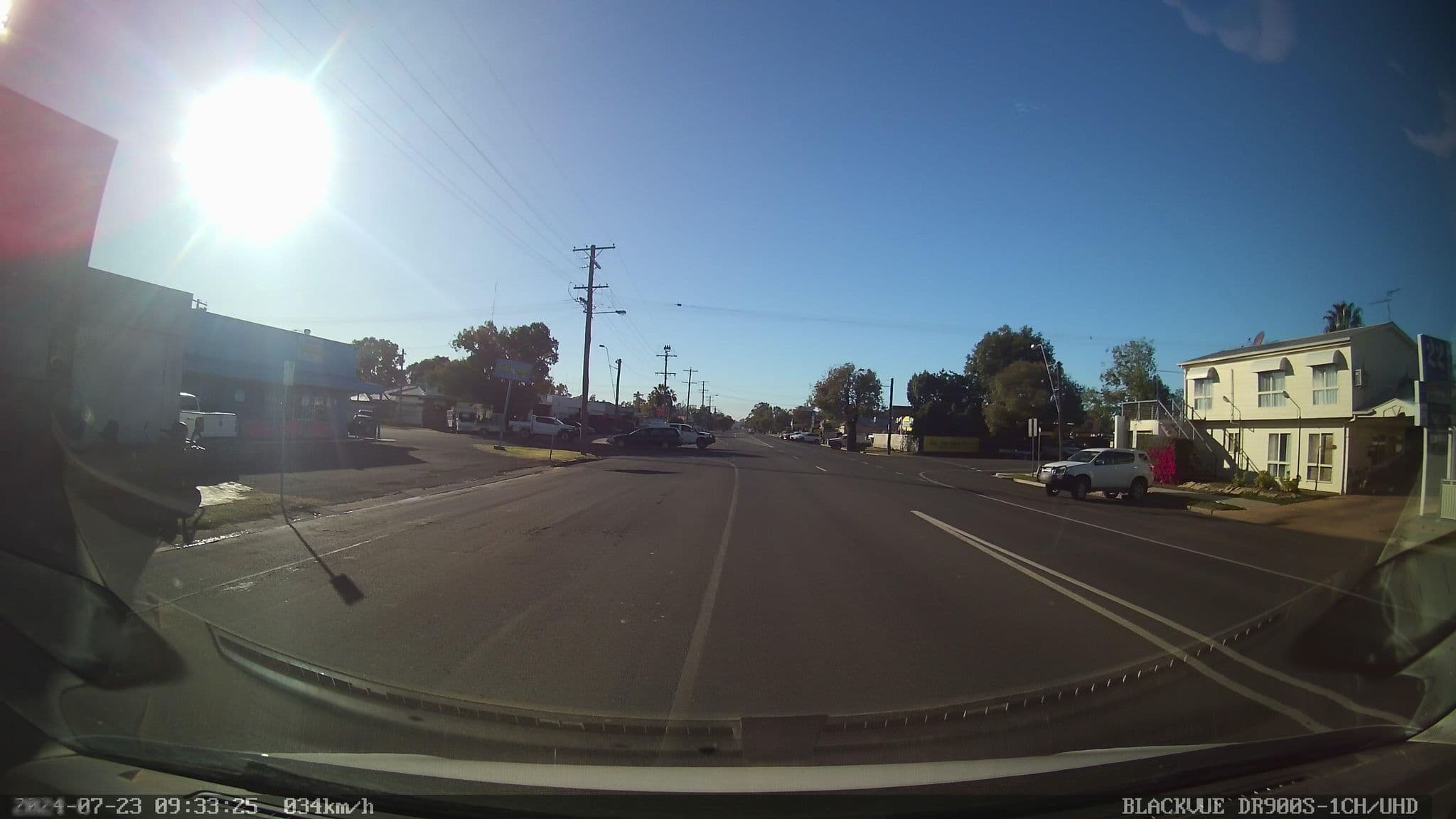 Street view near Bottle Tree Gums Motel, Roma — © bob3bob3 (CC BY-SA · Mapillary)