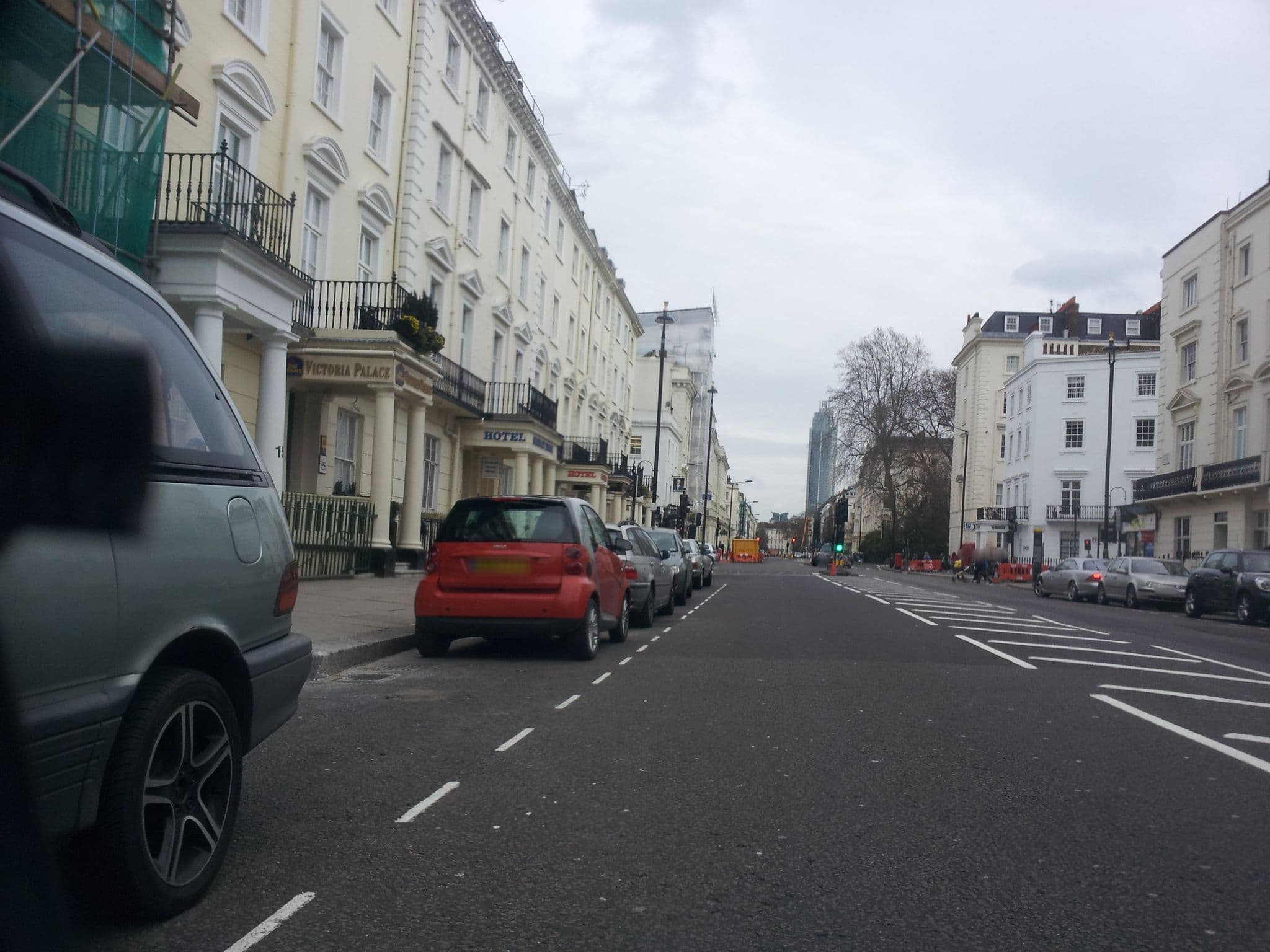 Street view near easyHotel Victoria, Pimlico — © paulbiv (CC BY-SA · Mapillary)